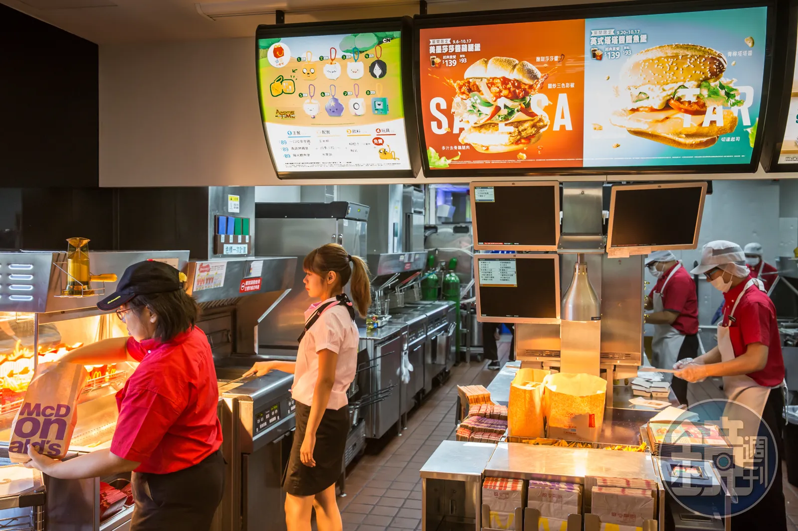 麥當勞菜單上的雞肉類品項都使用「鷄」字，引發網友好奇。（示意圖，本刊資料照）