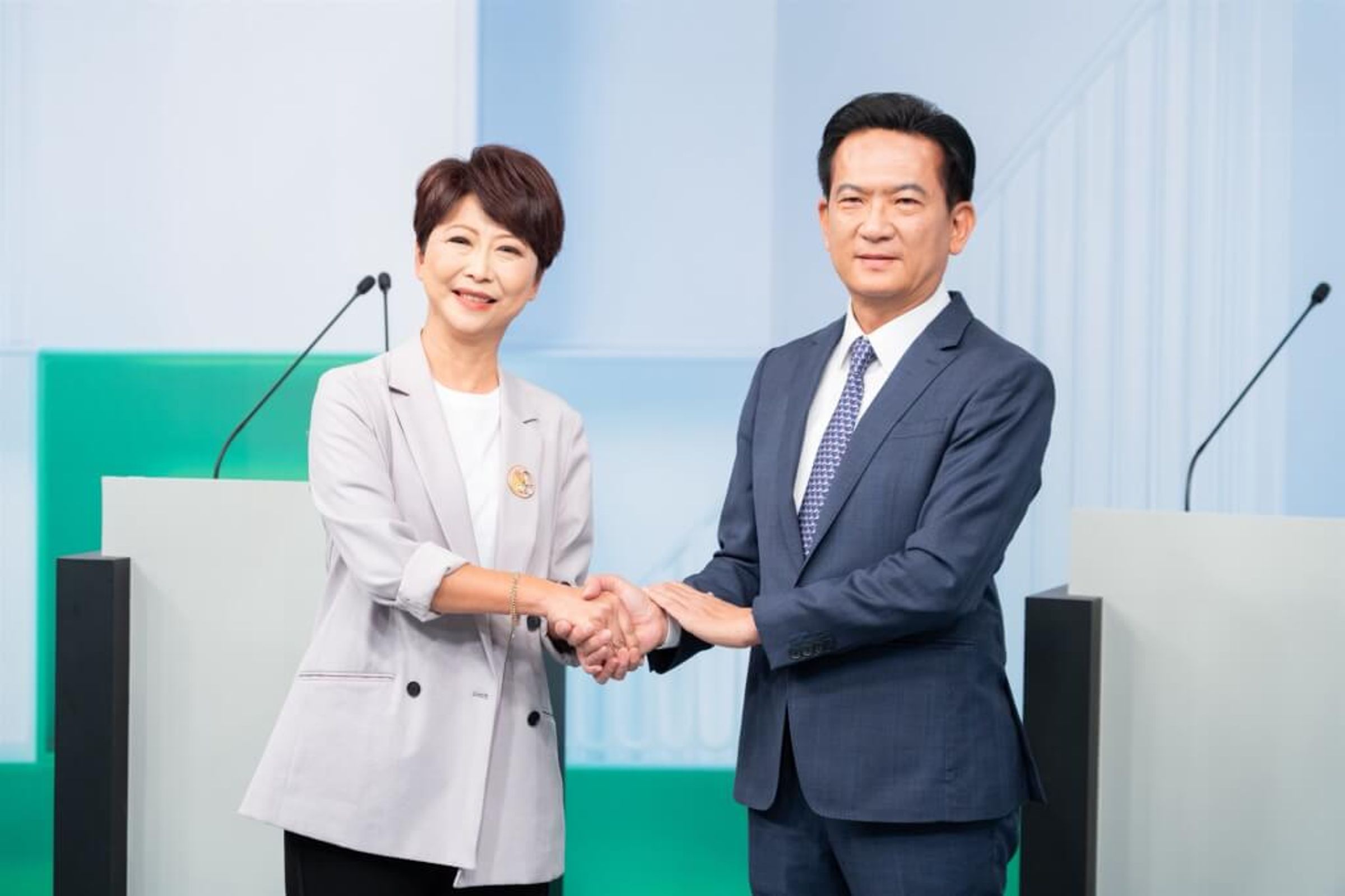 民進黨台南市長初選民調結果出爐,綠委陳亭妃以2.69個百分點勝過對手林俊憲,將獲民進黨正式提名。(民進黨提供)