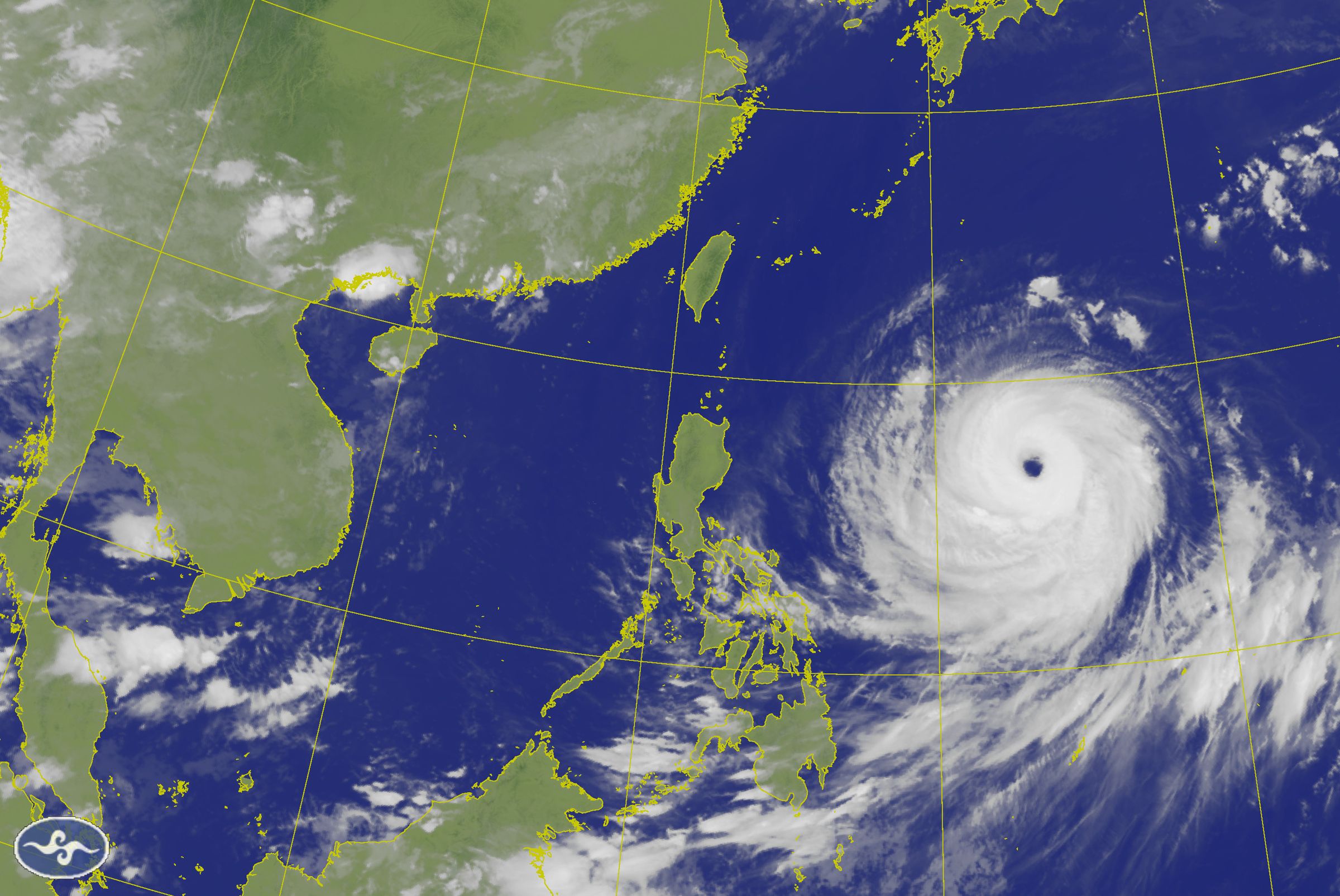 強颱巴威衛星雲圖顯示,水氣相當充沛。(翻攝氣象署)