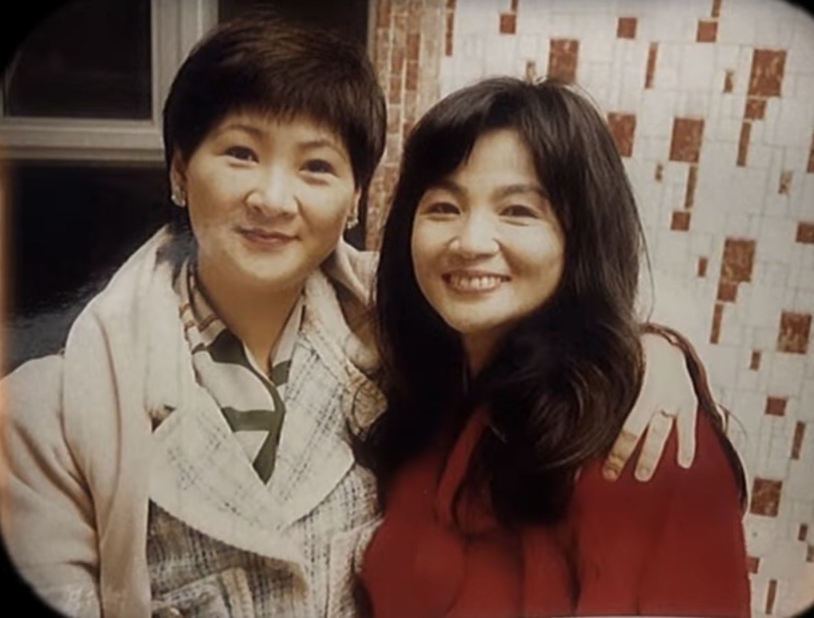 鳳飛飛演唱〈家後〉，內心除了感性，還有一絲絲的傷感。（圖／翻攝自環球音樂youtube)