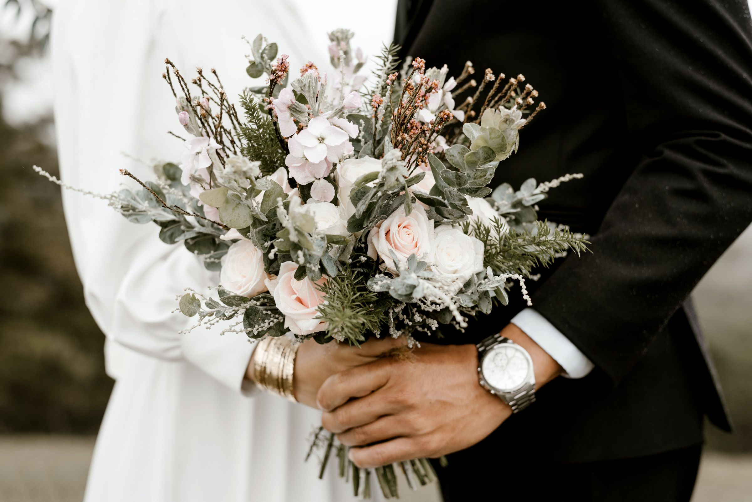有位人妻在網路論壇po文，提跟老公結婚沒有舉辦婚禮，連婚戒也沒買，把所有省下的錢拿去歐洲、日本度蜜月。（示意圖，取自pexels）