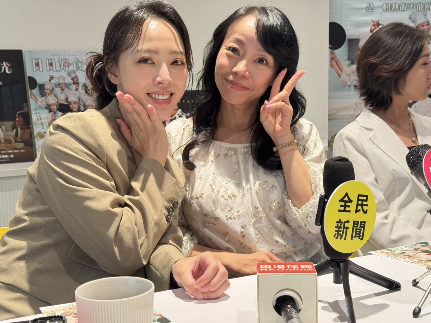 范瑞君和勇兔在大愛新戲《日日好食光》飾演一起奮鬥的好夥伴。