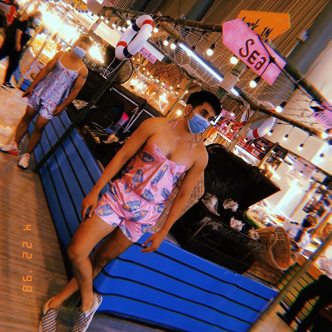 曼谷知名餐廳「猛男海鮮」宣布熄燈,將另尋新店址。(翻攝自sathaneemeehoi IG)