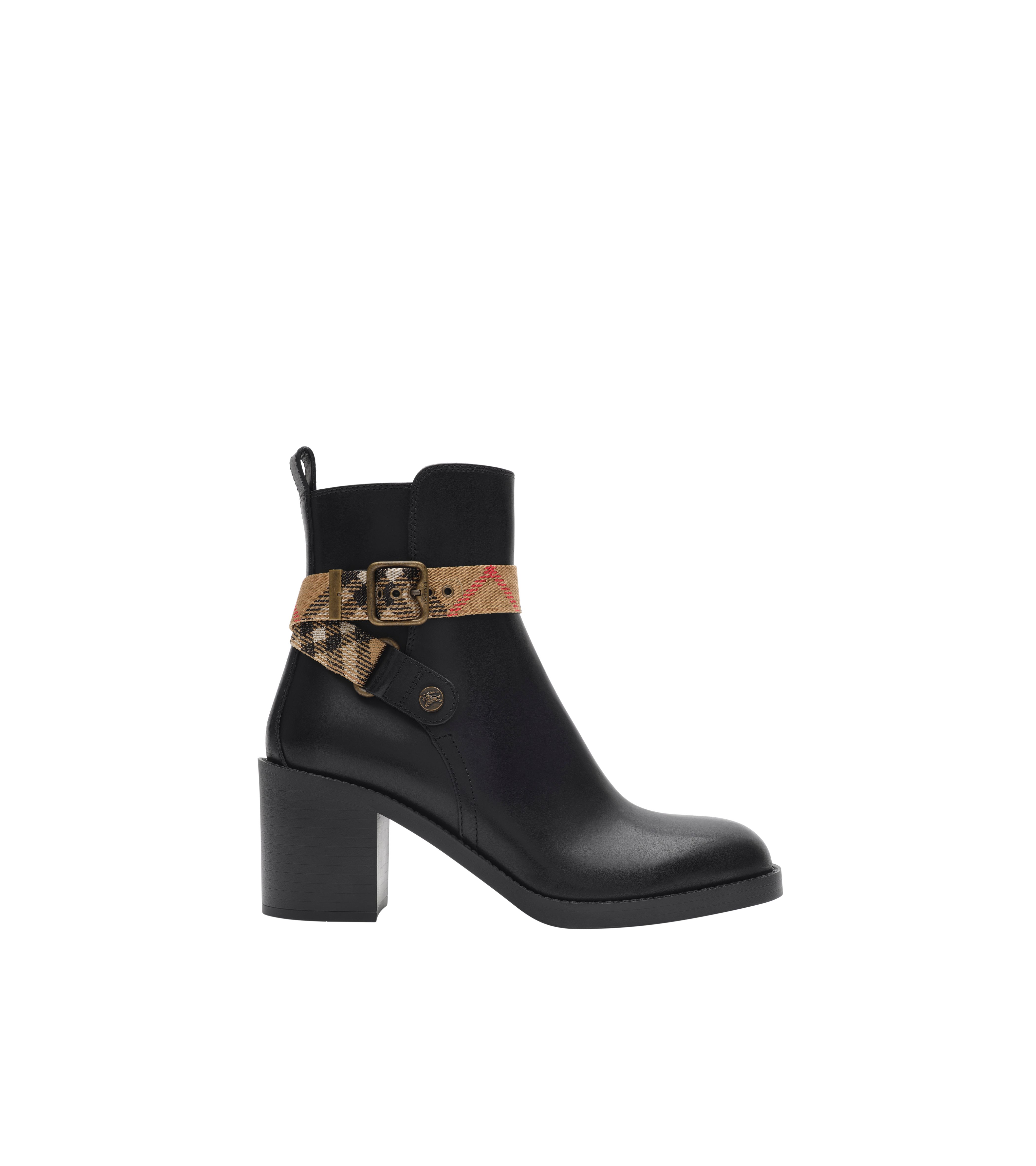 黑色Huntley皮革高跟靴。NT$41,900(BURBERRY提供)