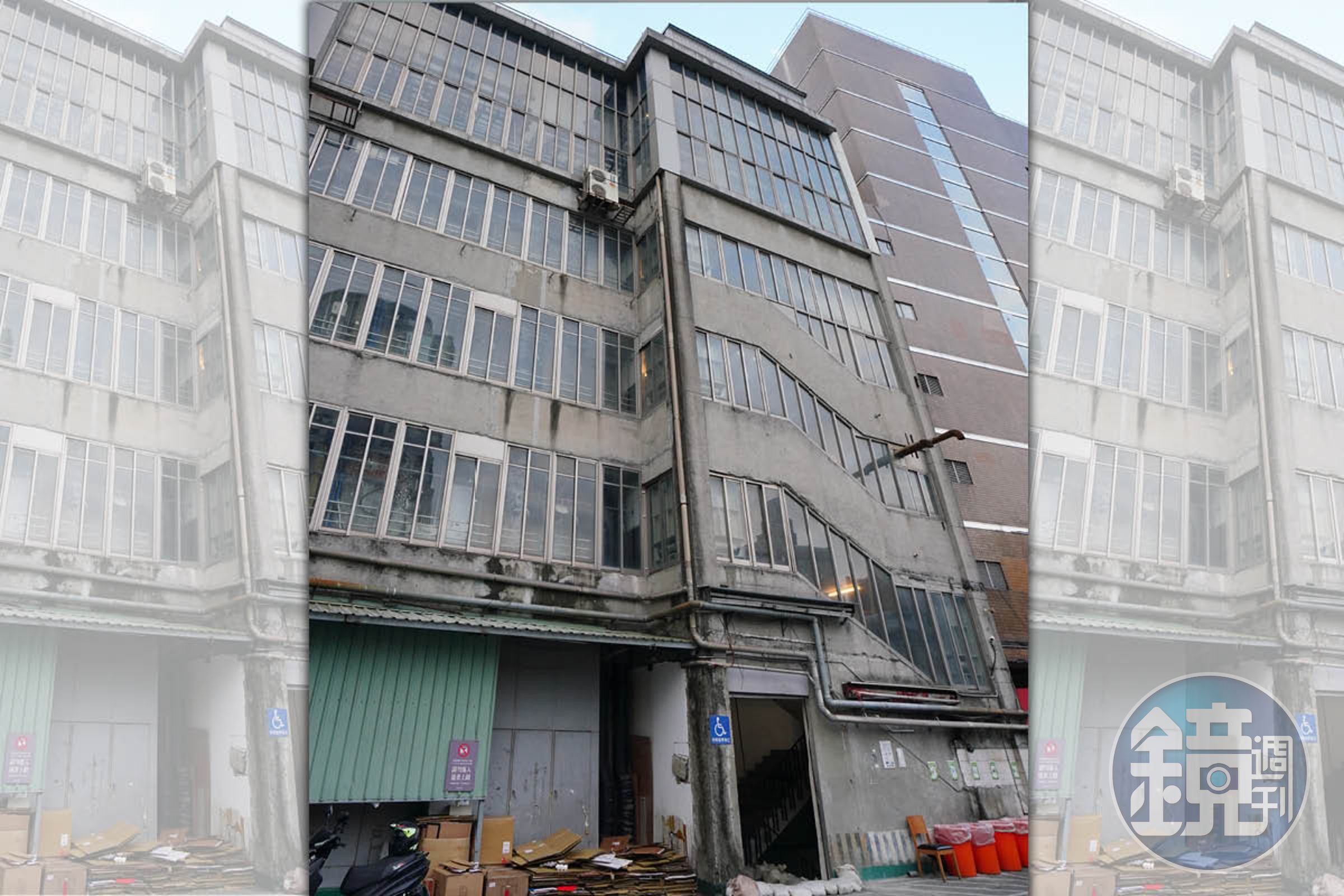 資深刑警根據誠品南西店建築立面攝影照片，分析張文犯案後墜樓是意外，推論他想逃脫的3個關鍵點。