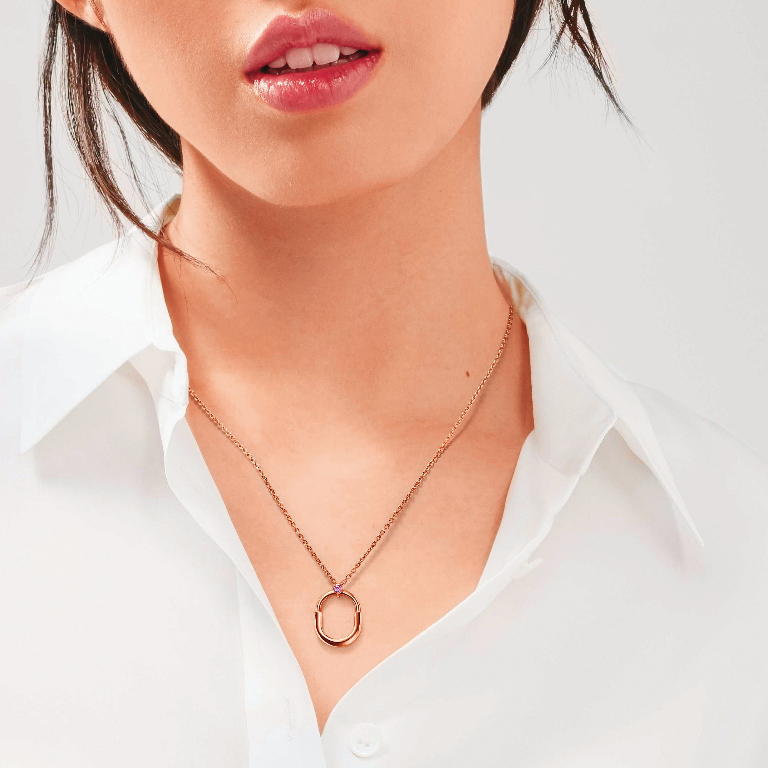 單戴、疊搭皆宜的Tiffany Lock項鍊,是對應多元風格的理想之選。NT$118,000(Tiffany & Co.提供)
