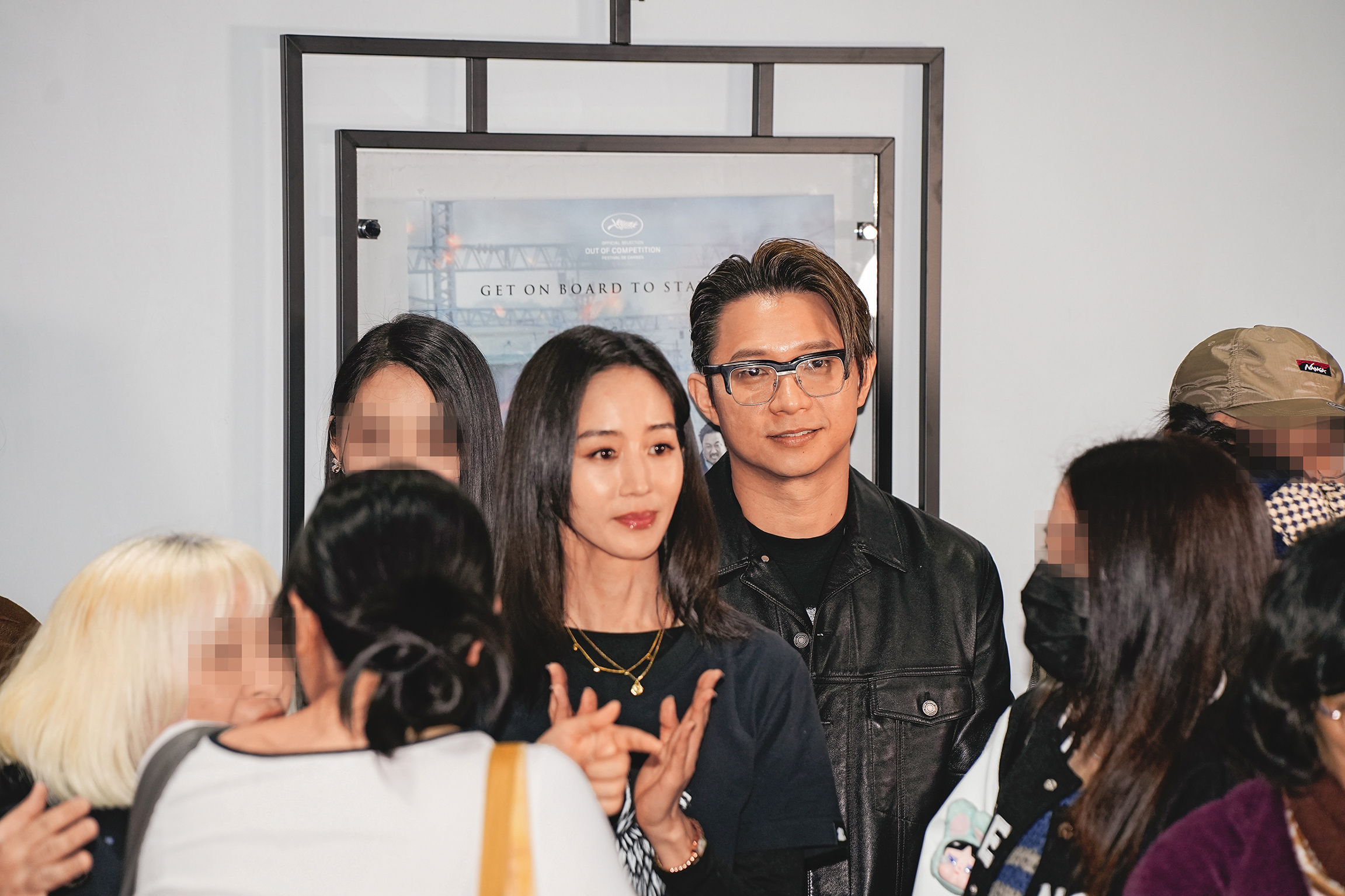 「以結婚為前提」交往的柯汶利（右）與張鈞甯（左），在事業或感情上都很合拍，難得這次公開合體宣傳。