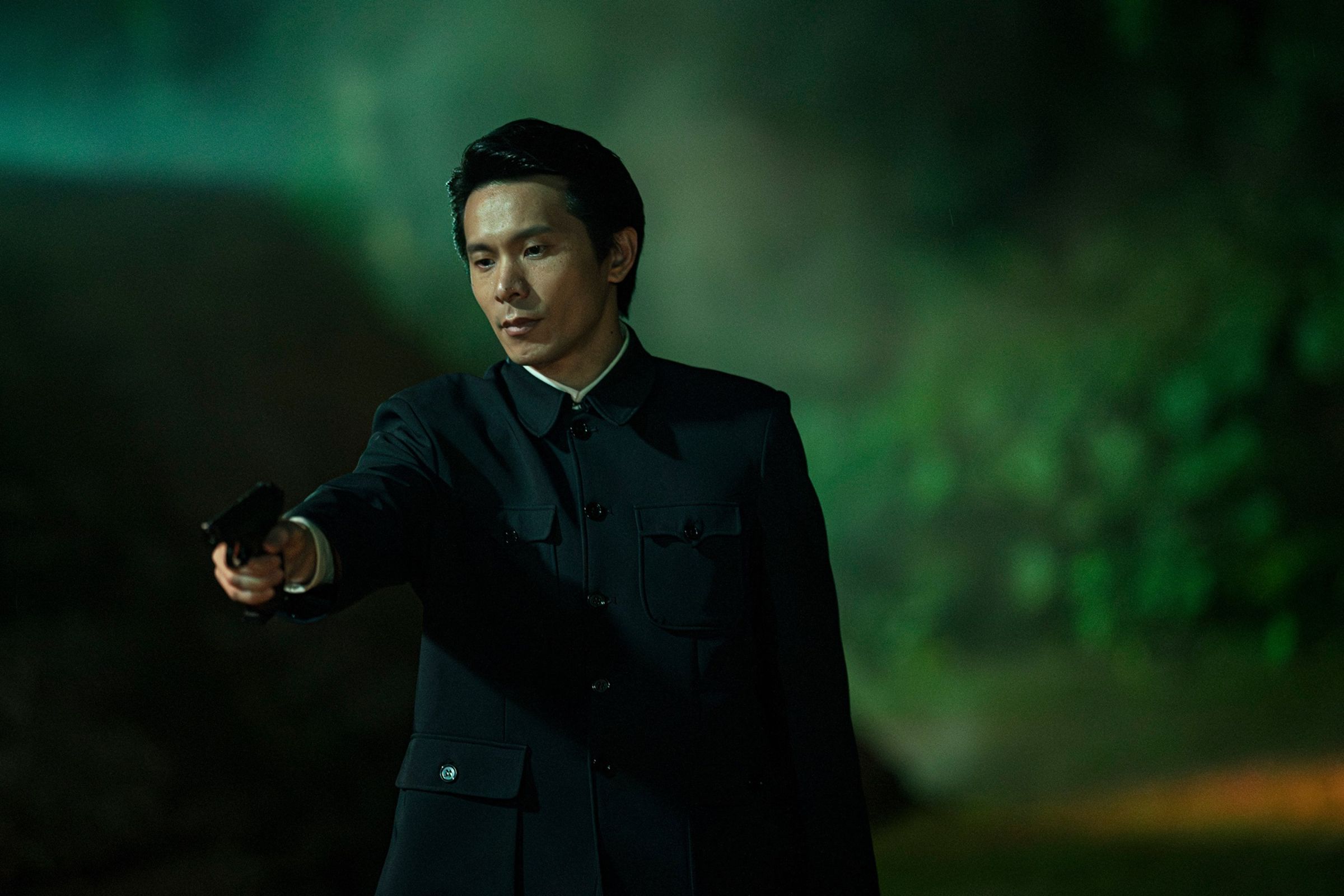 姚淳耀飾演反派警總特務,為了任務完成,不擇手段。(伯樂影業提供)