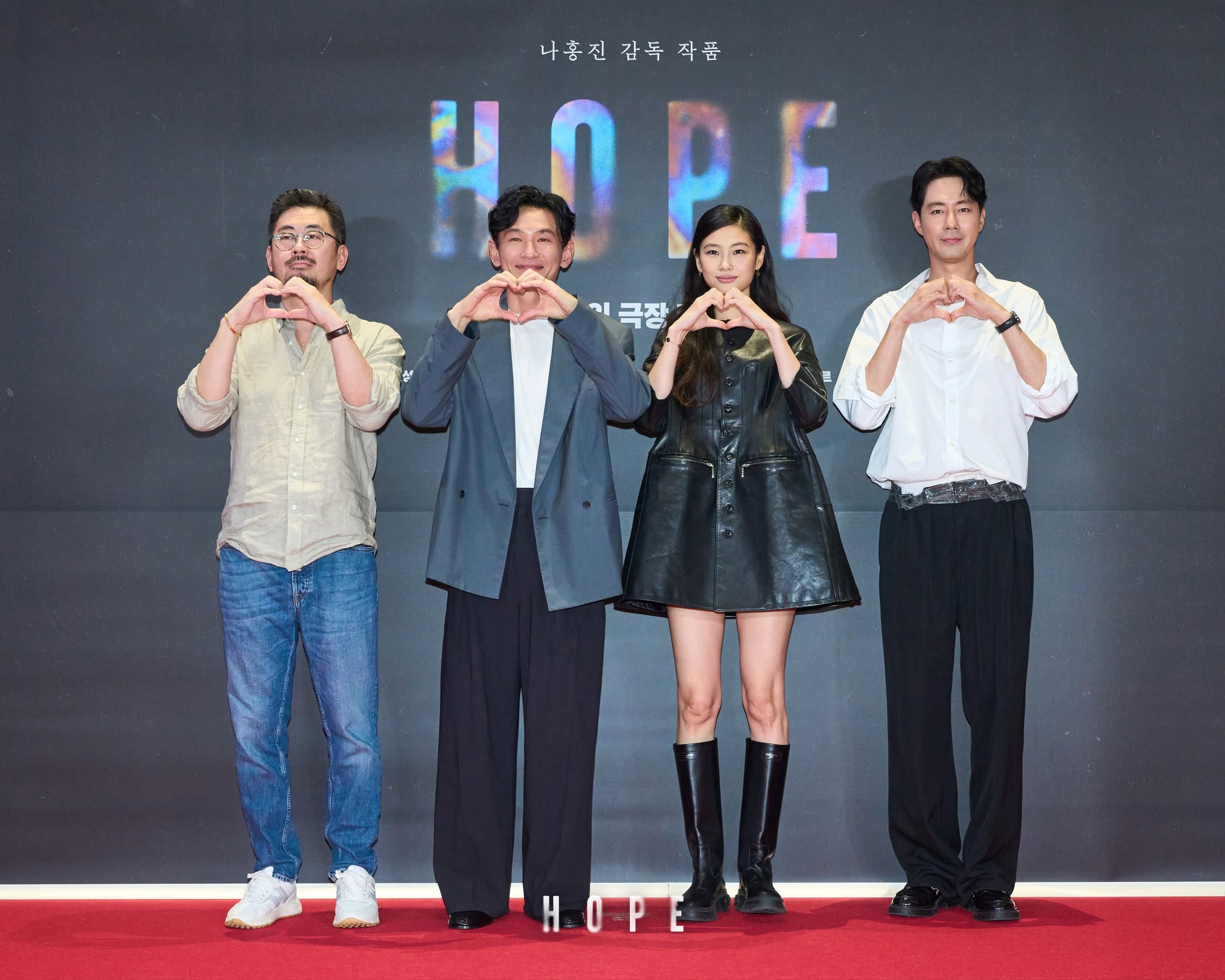 JISOO、Rosé朝聖《希望:末日血戰》 預售刷新年度紀錄