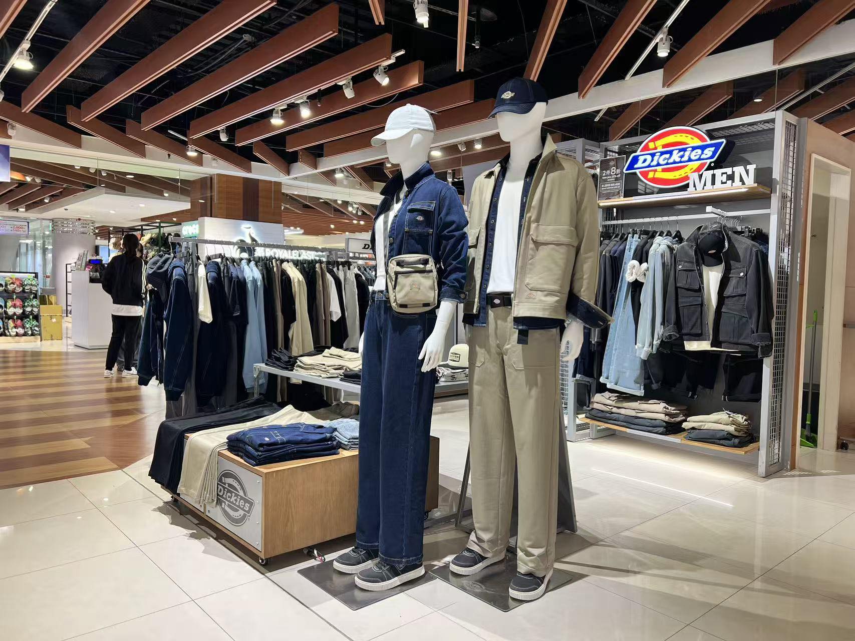美國百年工裝品牌Dickies驚傳撤出台灣市場。（翻攝自Dickies_Taiwan 臉書）