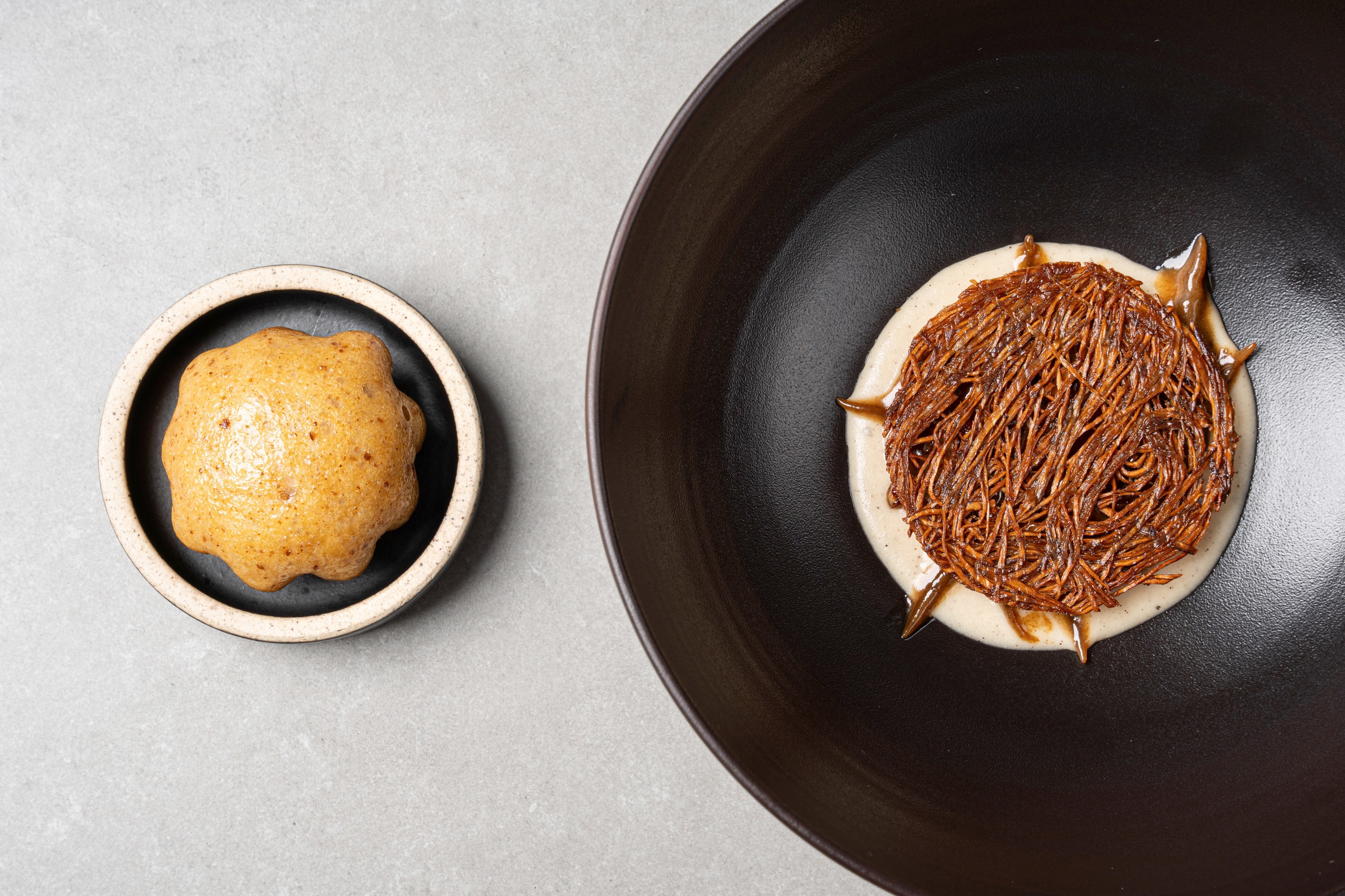 AKIN X SOIGNÉ四手聯彈星級饗宴中的「牛蒡&馬鈴薯Burdock & Potato」。（AKIN君尹提供）