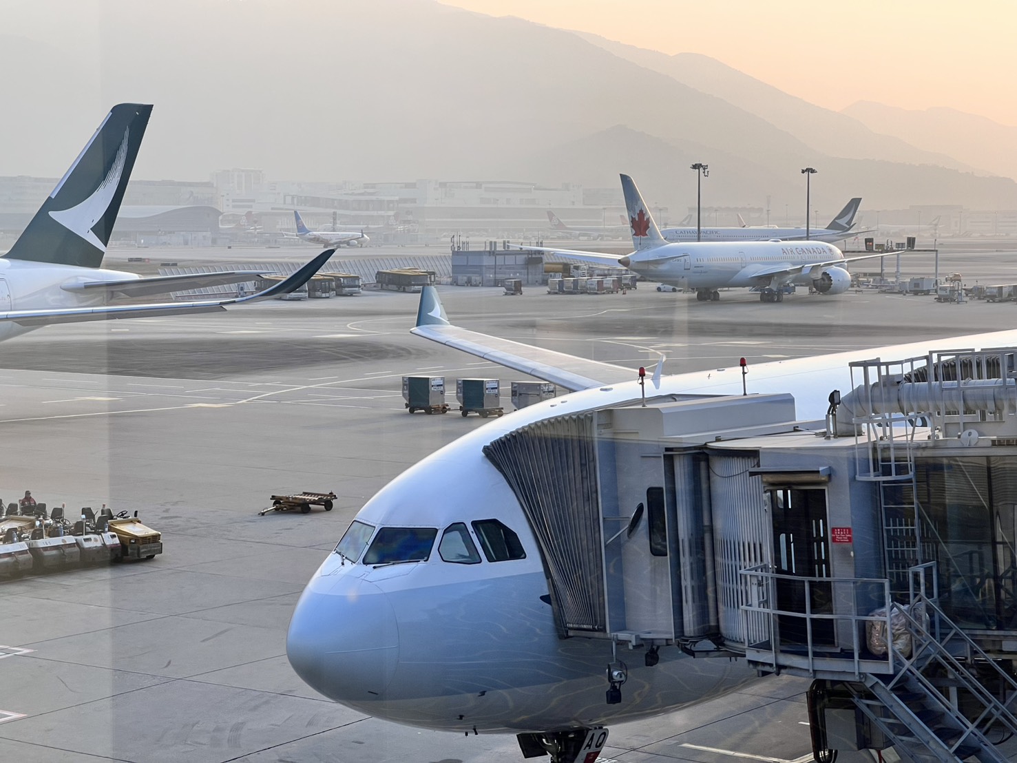 強颱樺加沙造成國泰航空多班航班取消或延遲，台灣旅客因此陷入出發與返程大亂的窘境。示意圖