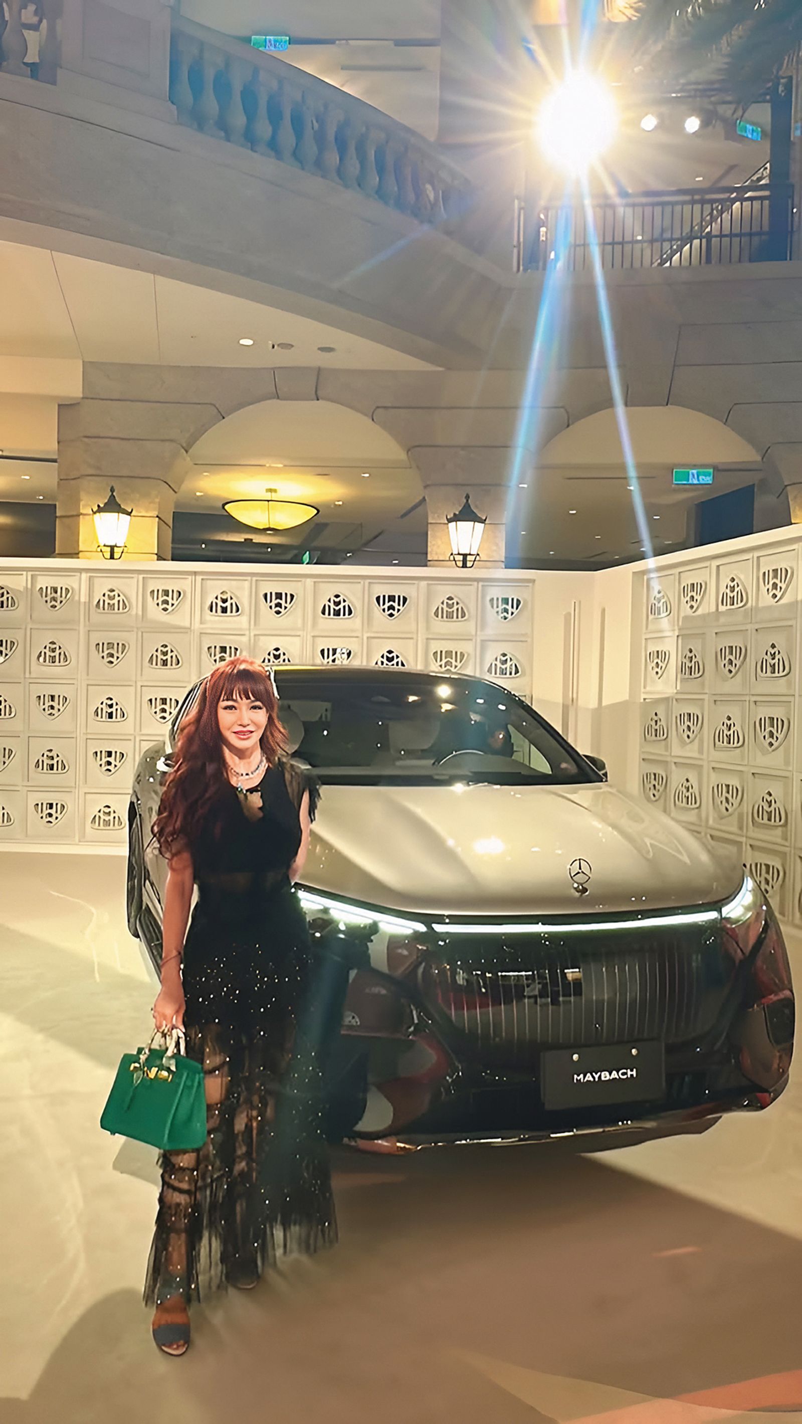 李珍妮過著滋潤生活,稱理想電動車是要價數千萬元的MAYBACH, 顯現出她不同於一般人的價值觀。(翻攝自李珍妮IG)