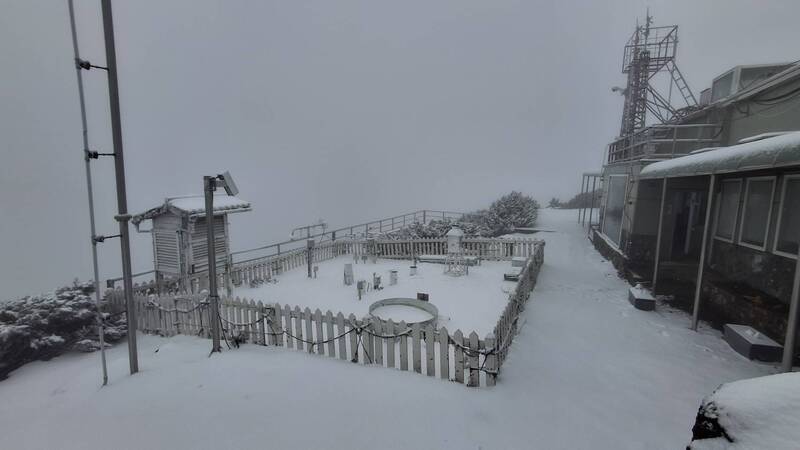 今日7時起，玉山開始降雪。（中央氣象署提供）