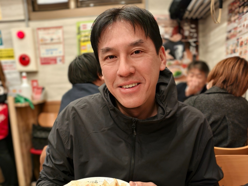 黃暐瀚時常在發文分析民調、解讀選情。（翻攝自黃暐瀚臉書）