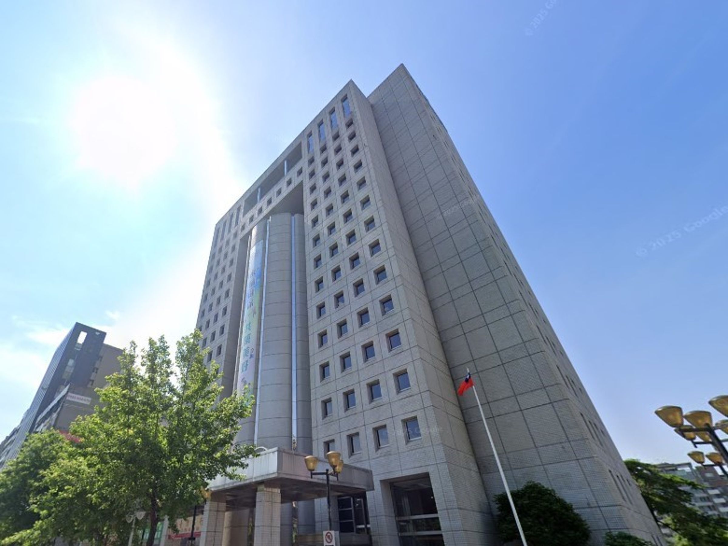 衛生福利部近期預告受每人平均國民所得提升影響,將提高健保住院自付額上限。(翻攝自Google Maps)