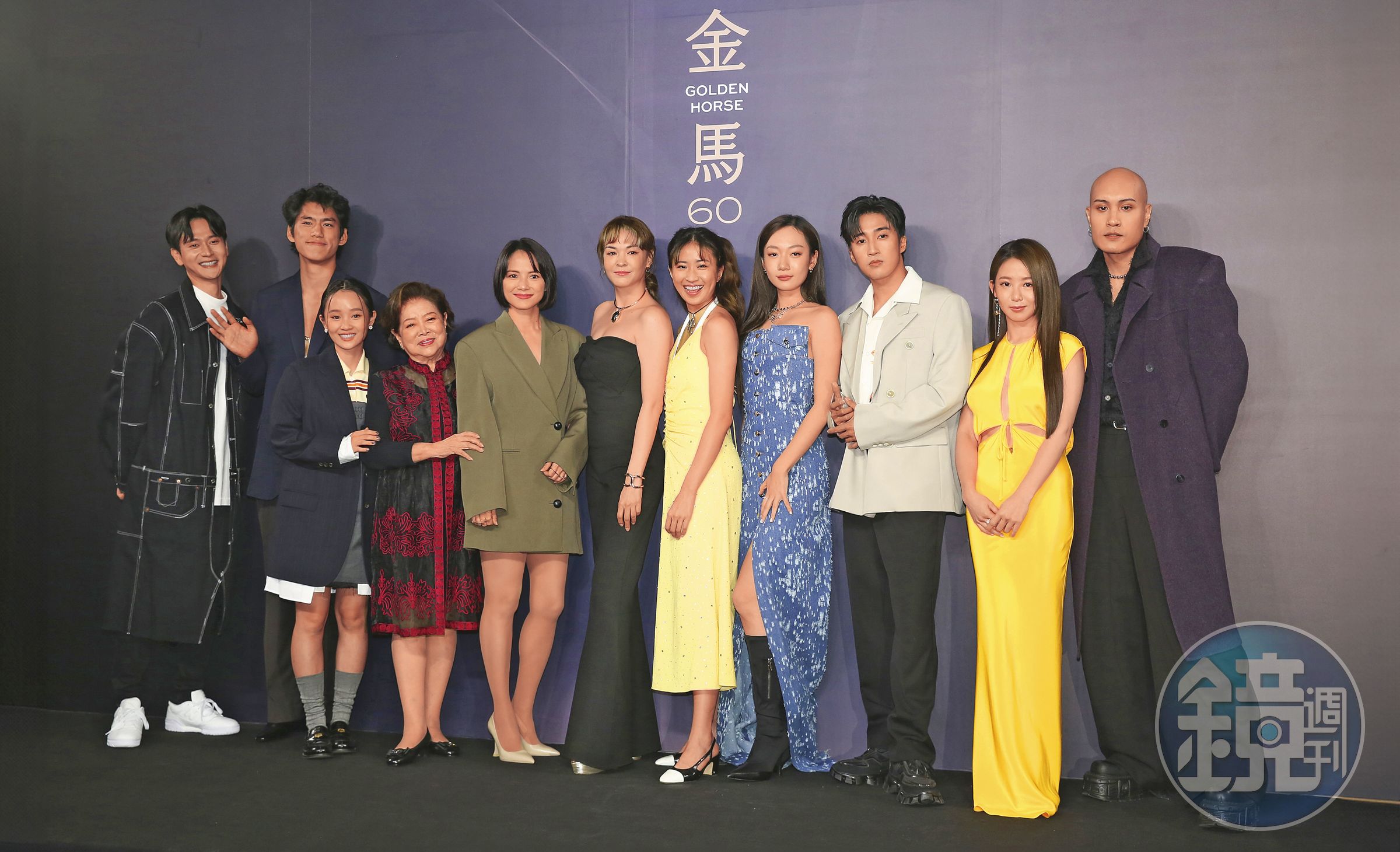 朱軒洋(左2)、吳卓源(右4)出席金馬影展閉幕片《愛情城事》媒體活動,當時兩人站得很遠,有說法他們是合作《搜查瑠公圳》才擦出愛火。