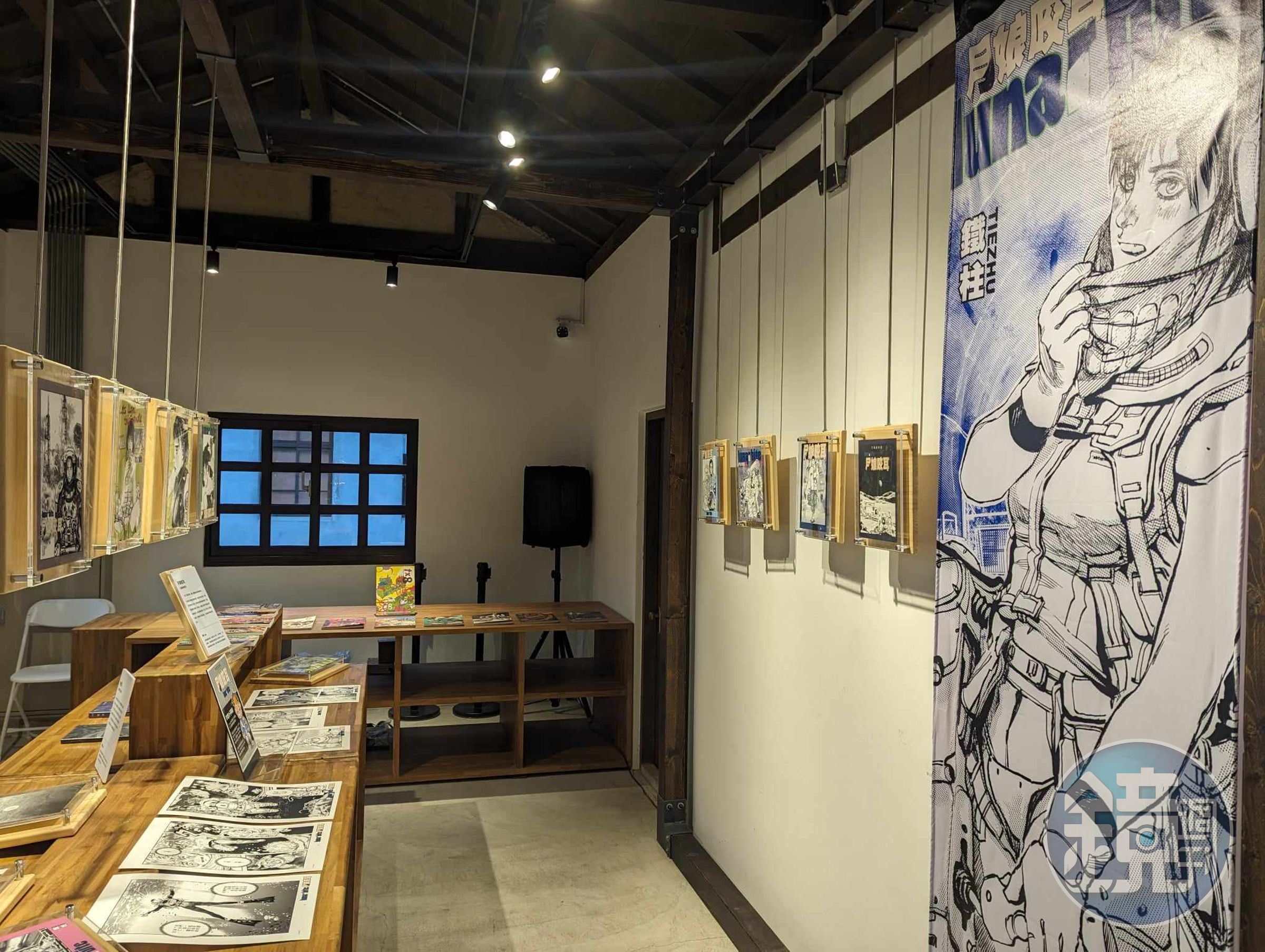 國漫館「新書畫廊」展間，展出漫畫家鐵柱的最新作品。