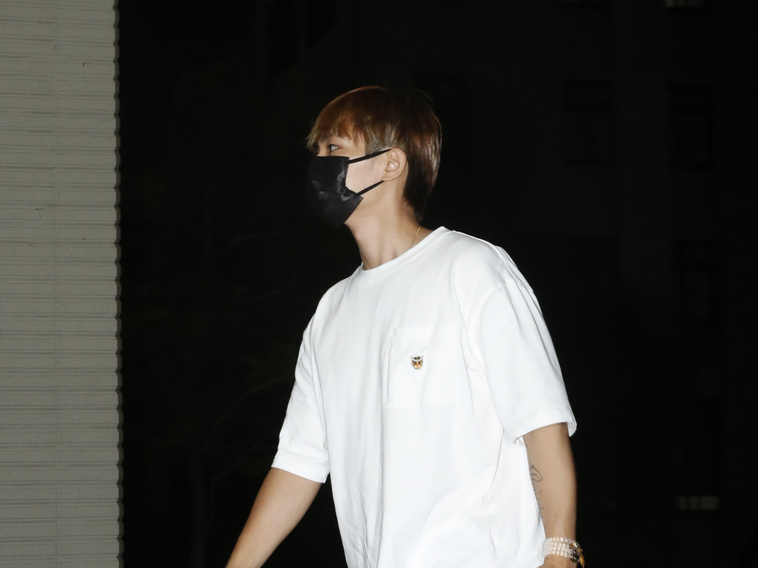 炎亞綸涉嫌偷拍且持有未成年性影像，獲緩刑確定。