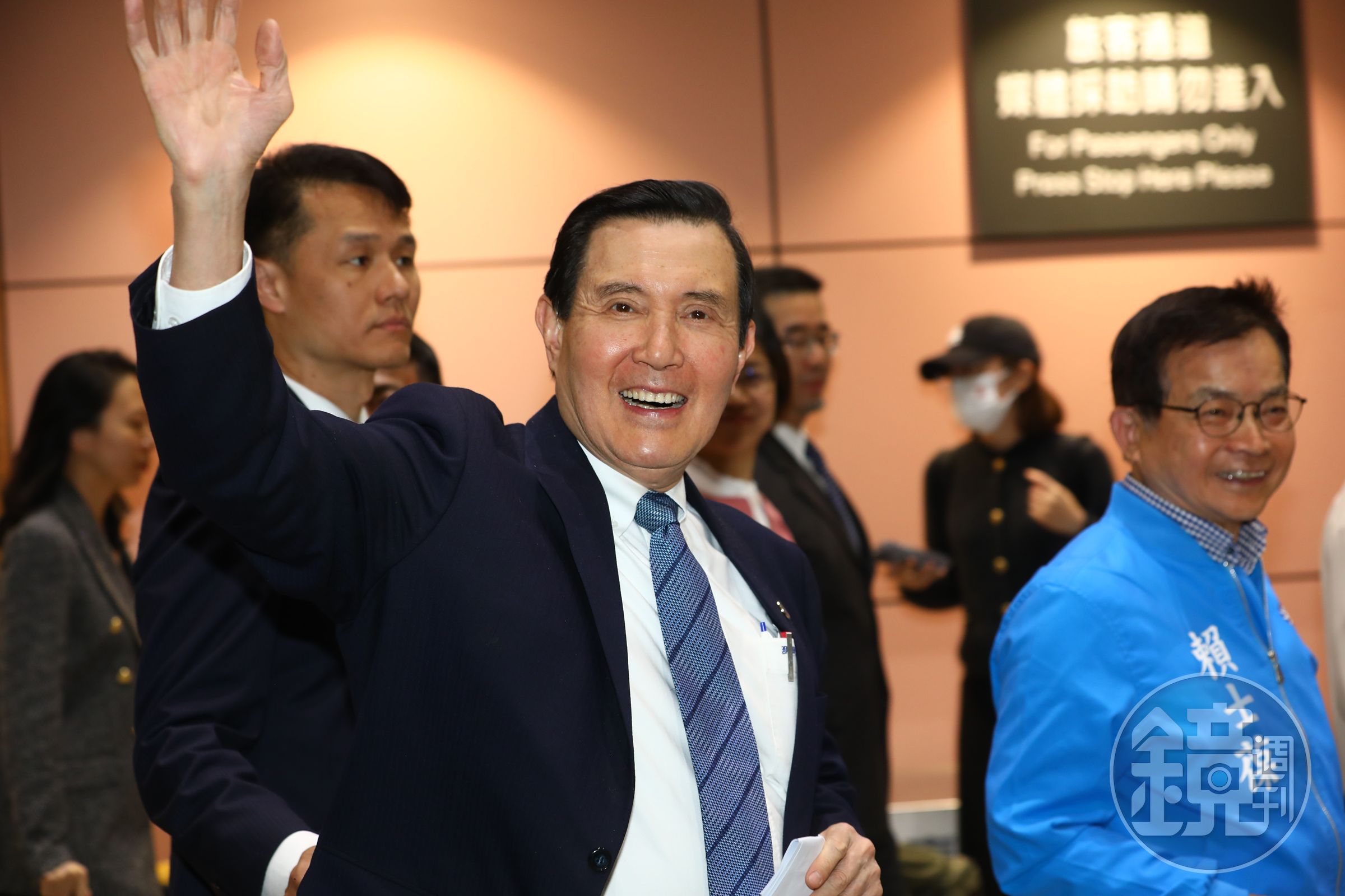 柯文哲評論馬習二會,支持馬英九願意跟對岸交流緩和局勢,但認為提「九二共識」不符合台灣主流民意,沒有實質幫助。