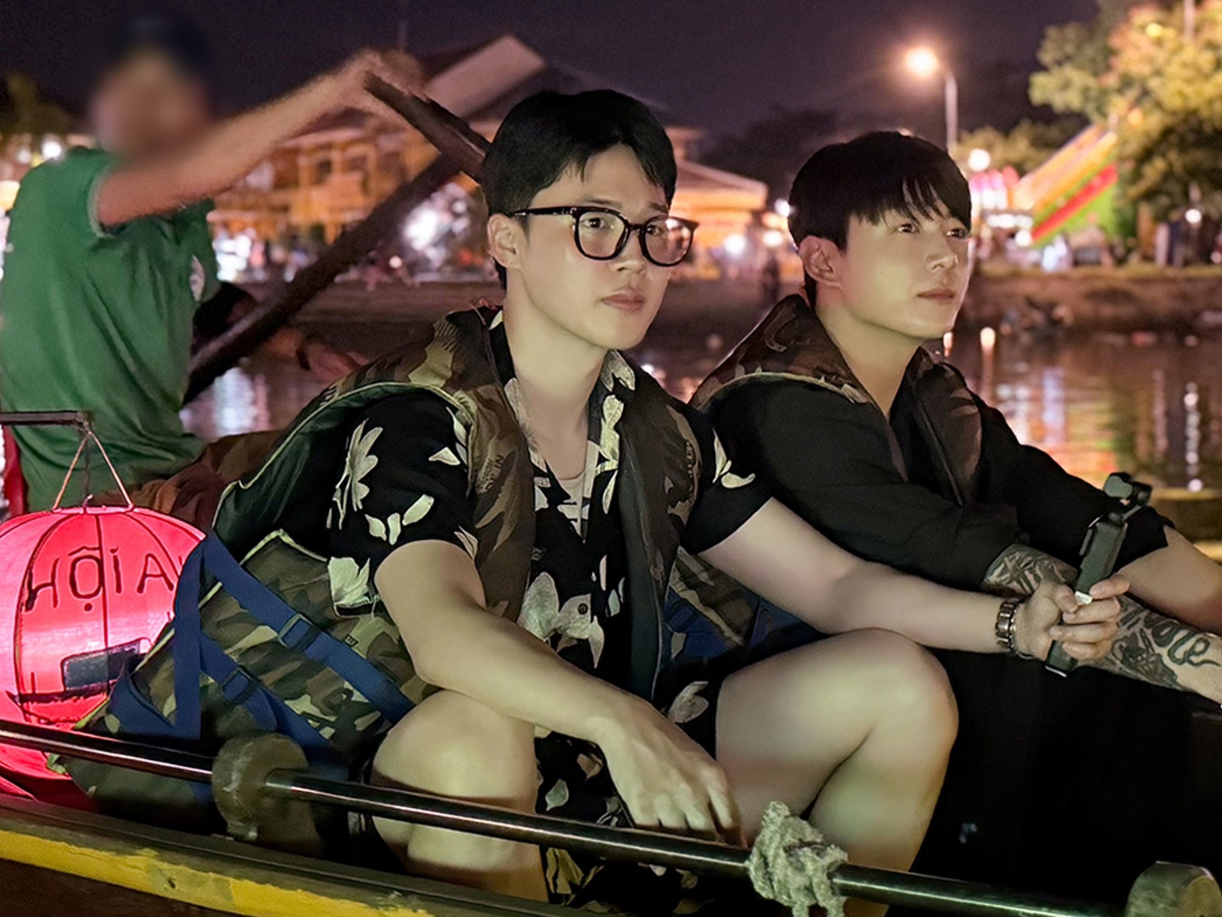 BTS成員智旻（左）與柾國的實境秀《ARE YOU SURE?!》第二季將從瑞士玩到越南。（Disney+提供）