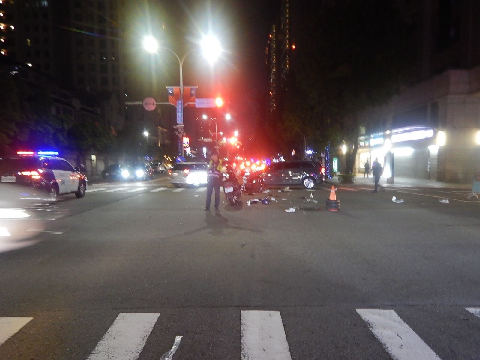 台中死亡車禍!女駕駛疑闖紅燈猛撞2騎士 釀1死1傷悲劇