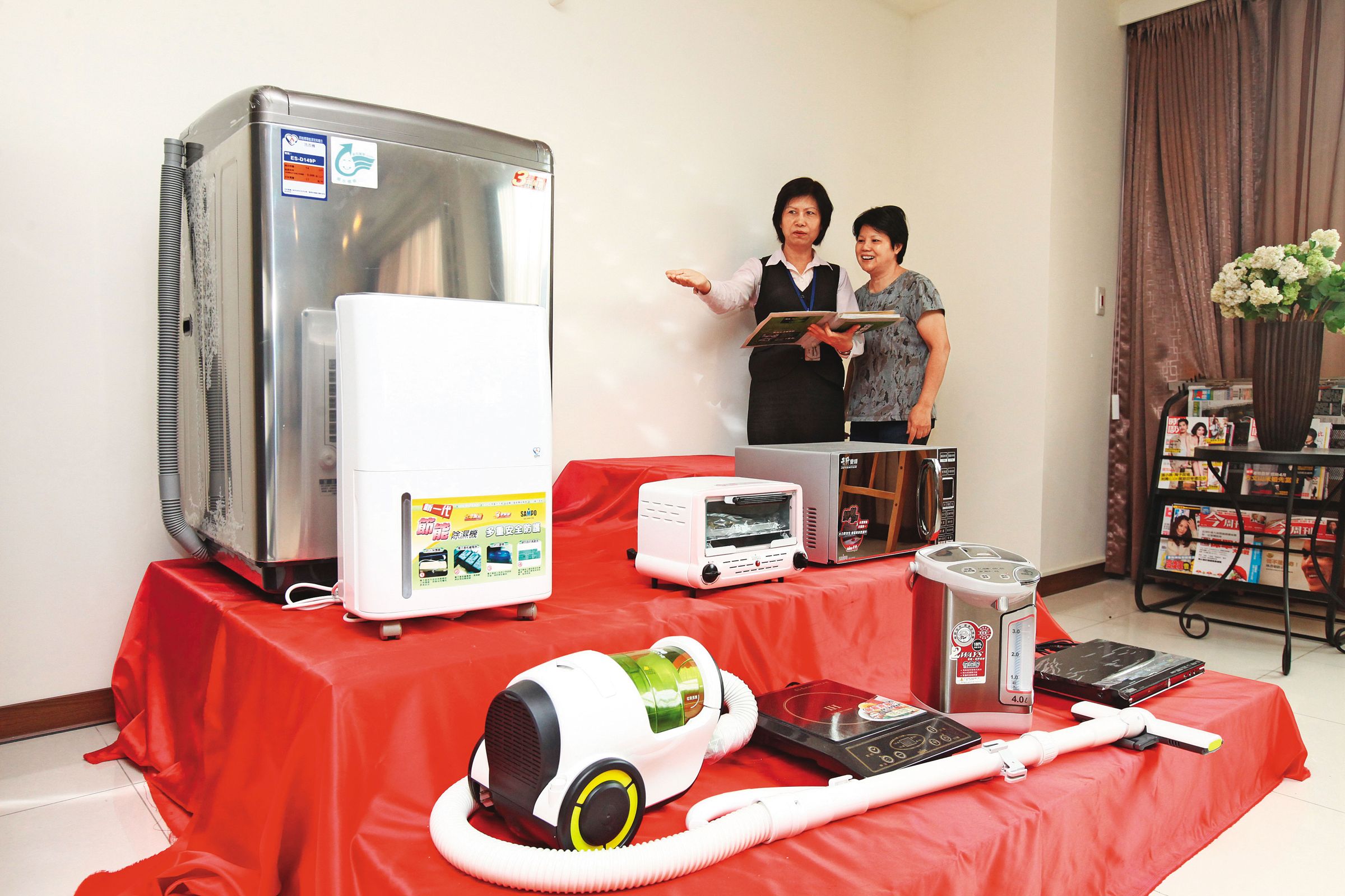 除了贈送實際家電產品外，也有部分預售案以百貨商場提貨券替代。（資料照片）
