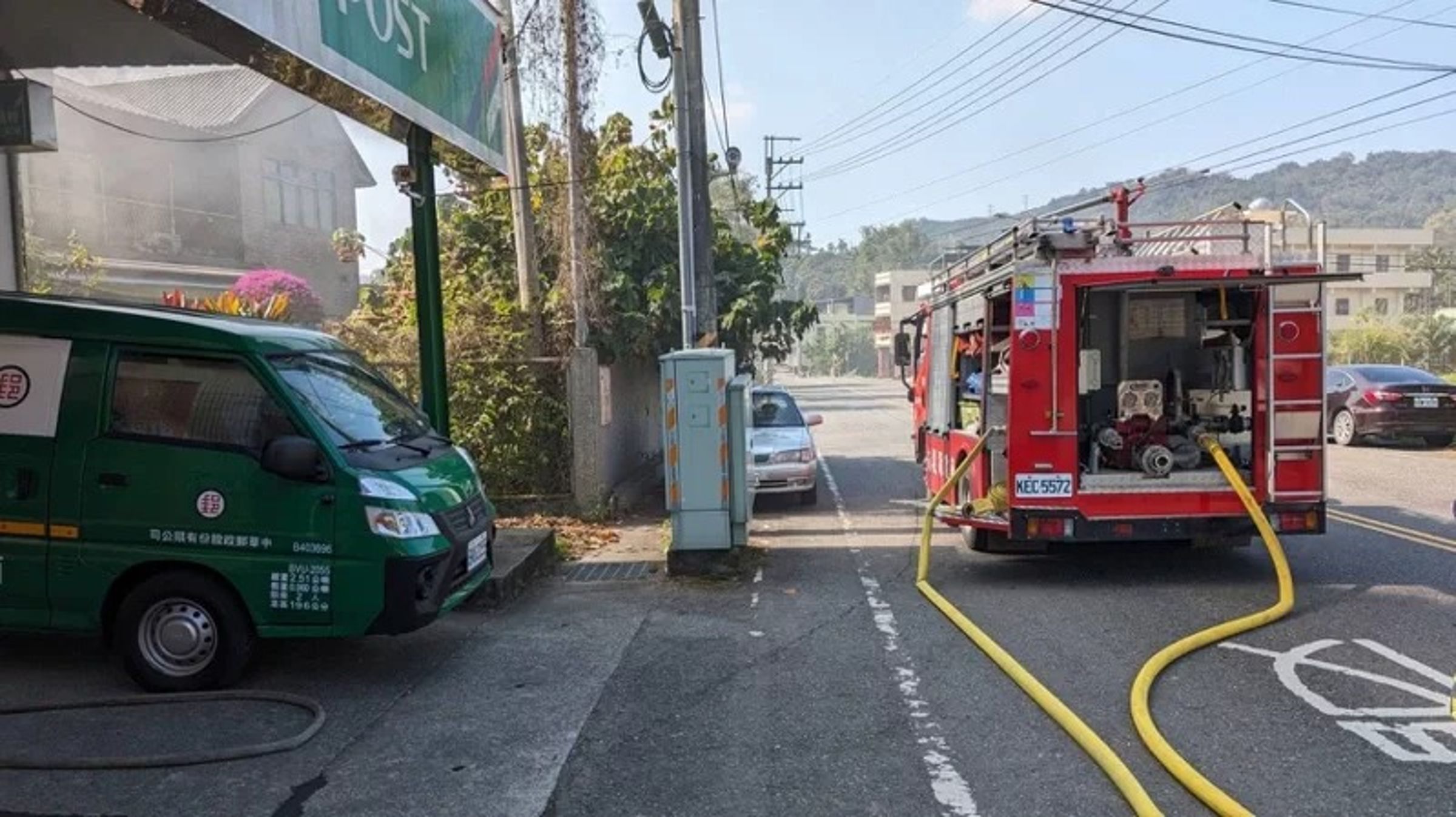 南投縣鹿谷鄉清水郵局發生搶案,43歲黃姓歹徒持刀搶劫又縱火,在日月潭落網。(南投消防局提供)