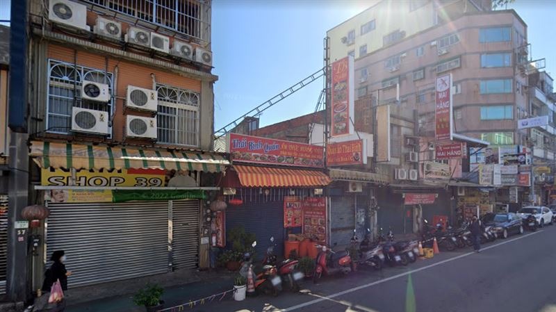 有網友大呼在桃園中壢區的街頭，一眼望過去幾乎都是東南亞人士，宛如就像在泰國或菲律賓旅遊。（翻攝自Google Maps）