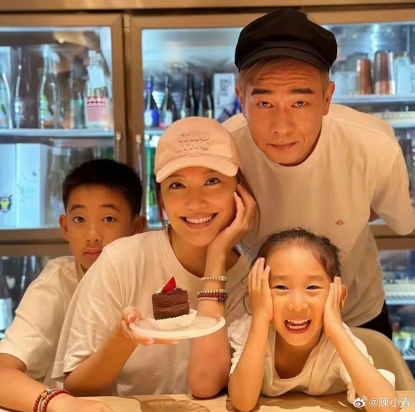 陳小春從火爆浪子婚後卻對老婆的話言聽計從。(翻攝自微博)