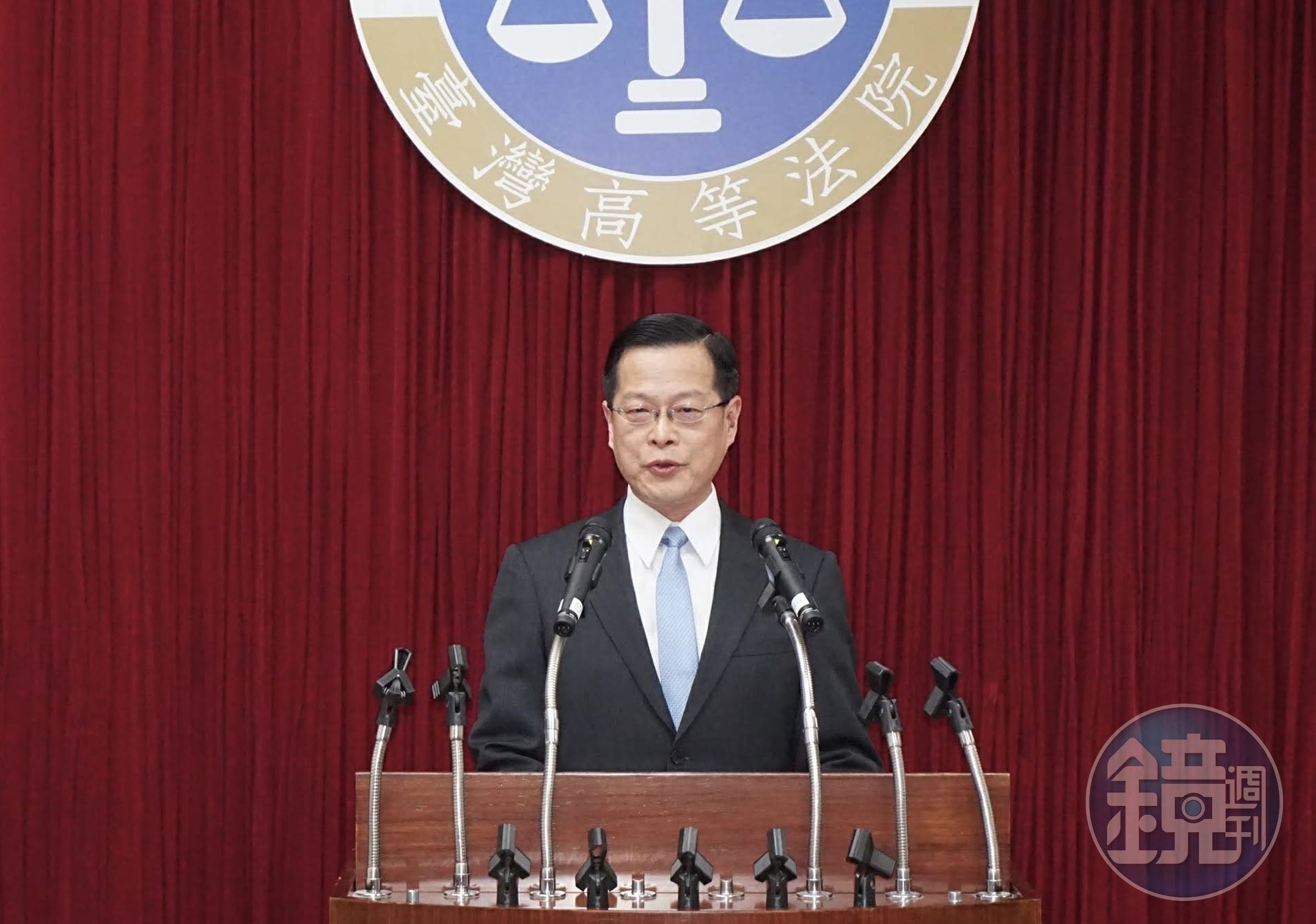 最高法院法官周盈文昨在辦公室昏倒送醫，手術後已有意識。
