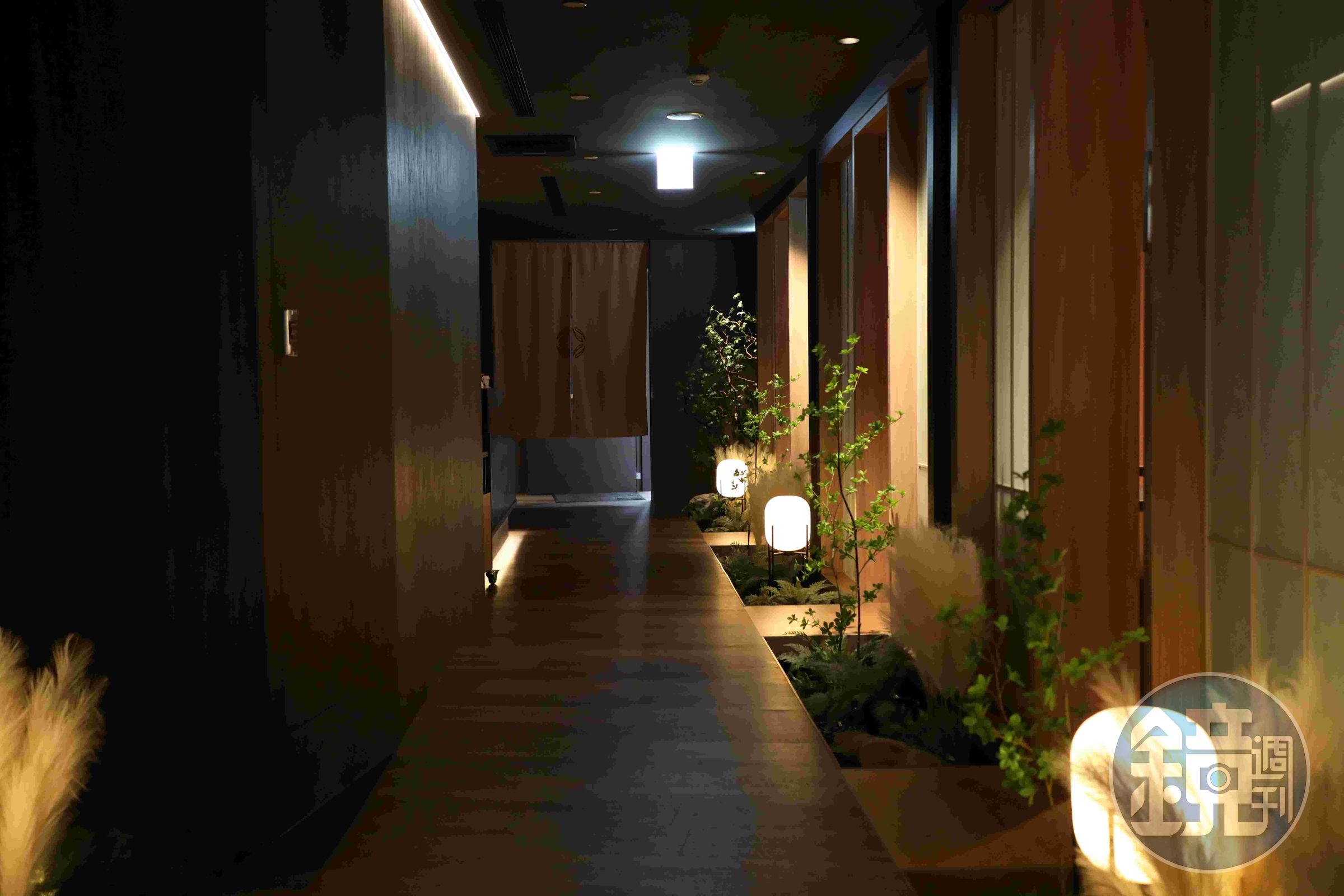 「燒肉牛匠新」台灣首店,移植百年京町家的氛圍,且每個包廂都已京都地名「清水」、「伏見」、「八坂」、「嵐山」等命名。