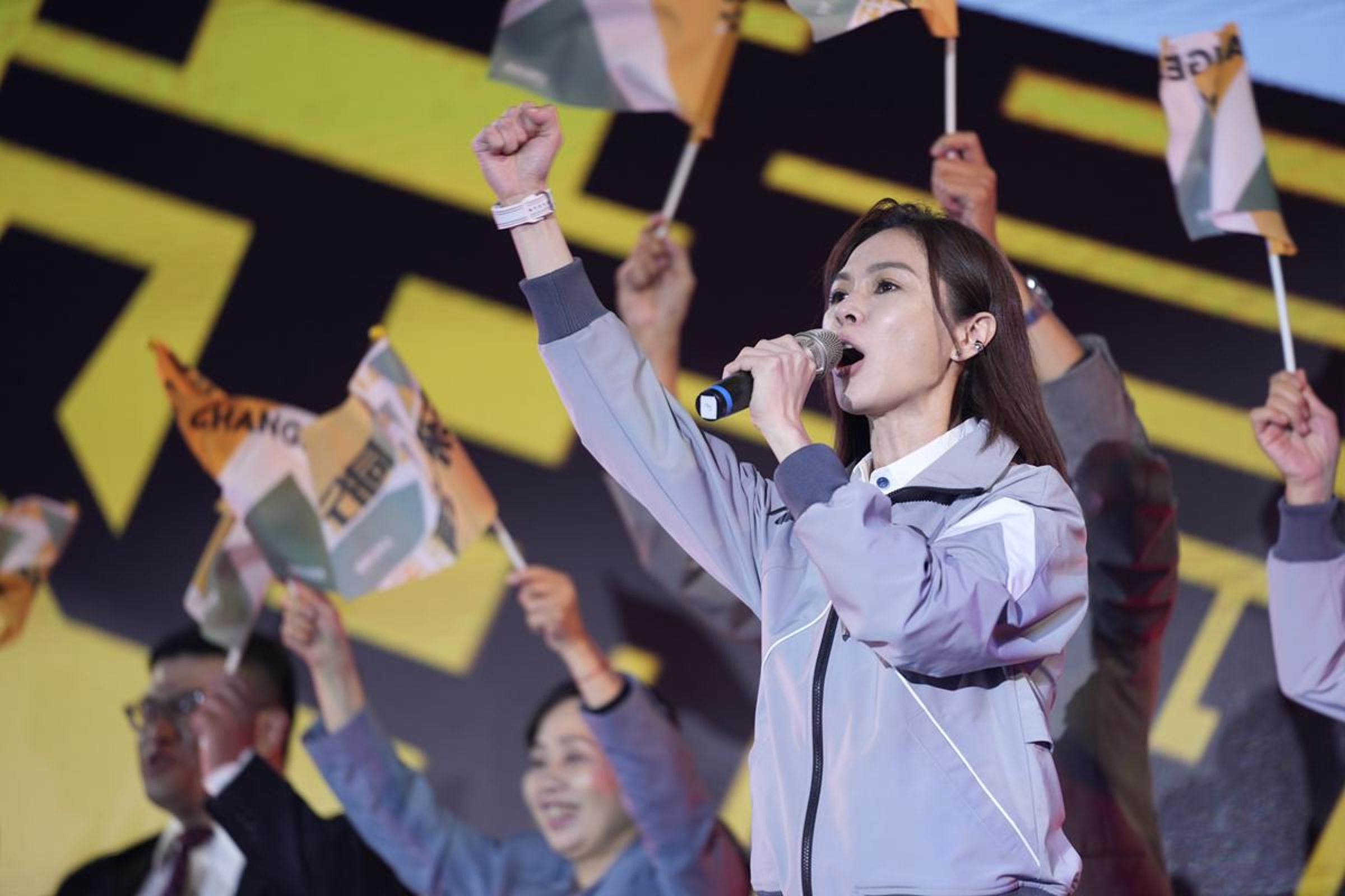 從內容開發到投資製作都獲文策院支持的《人選之人—造浪者》在國際平臺Netflix獨家播出後反應熱烈。(Netflix提供)