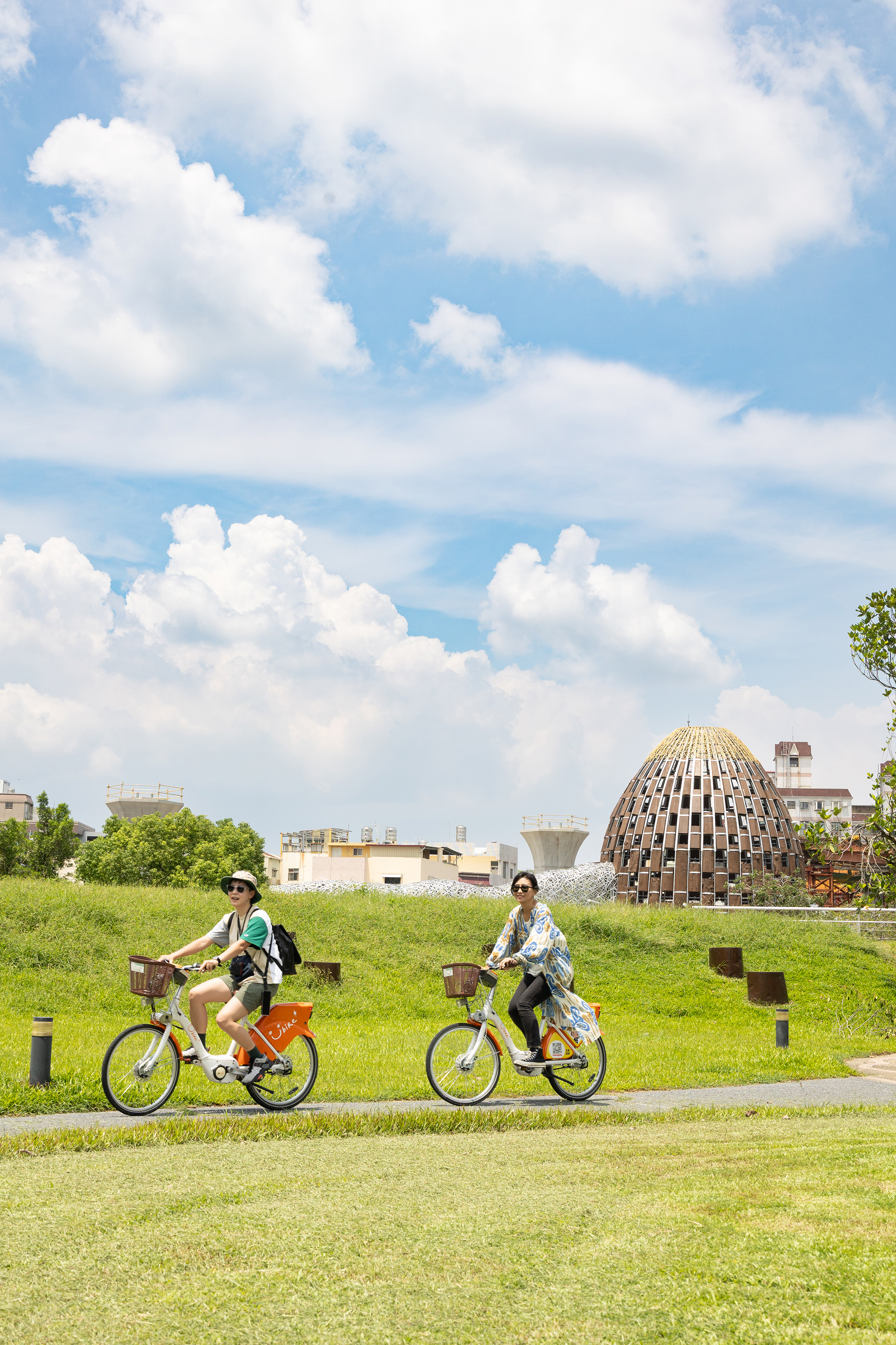 嘉義的YouBike停放點密度高，在文創園區、檜意森活村等地都能找到租借站。