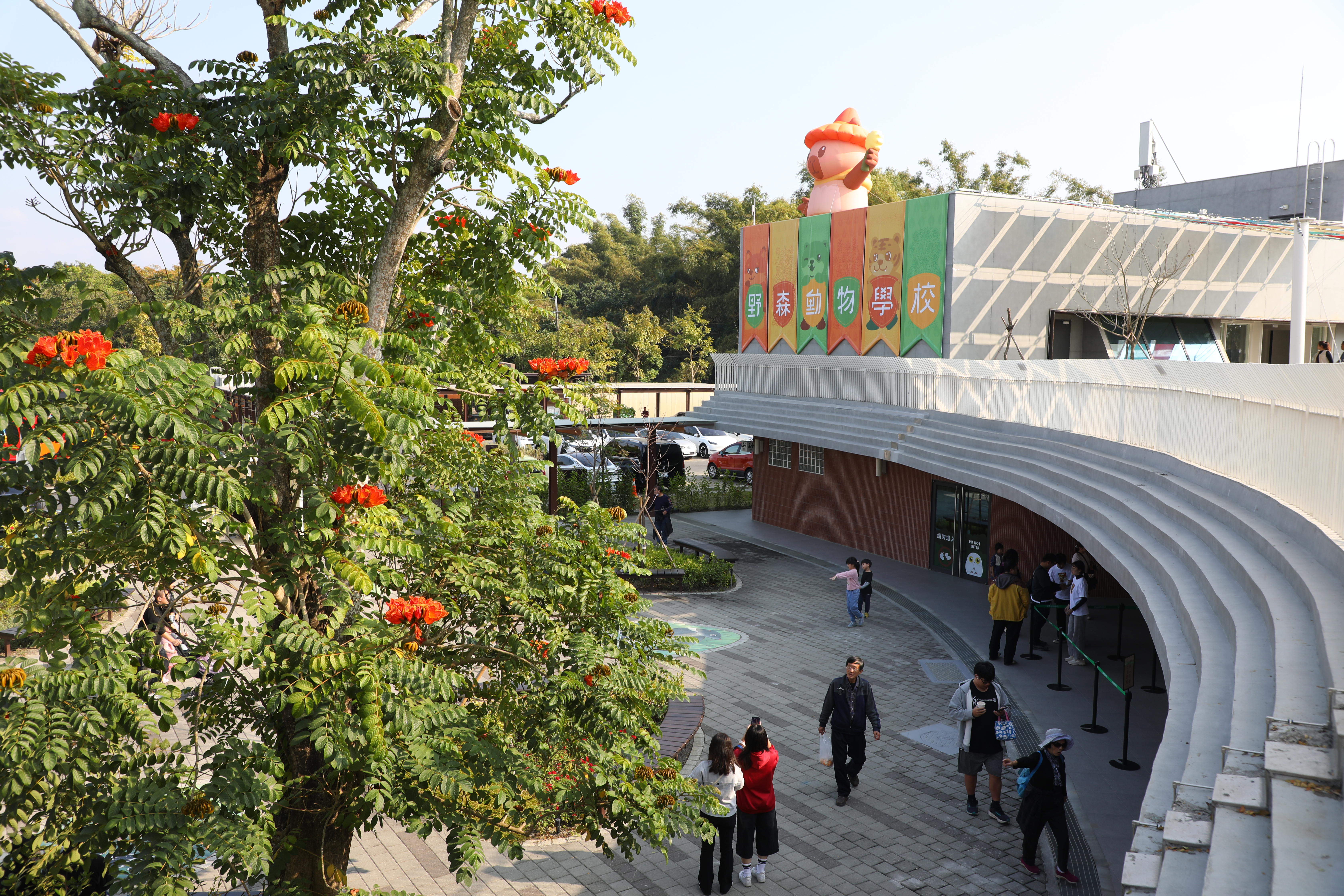 南台灣第一座魔法動物學園,占地12公頃。