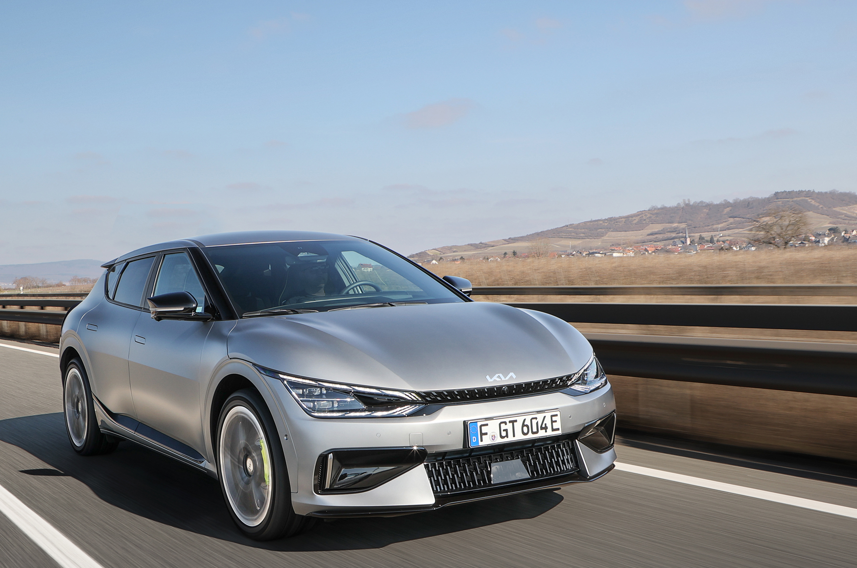 【熱血跑魂！嚴選2024最悍運動化車款-10】純電迅猛虎！KIA EV6 GT