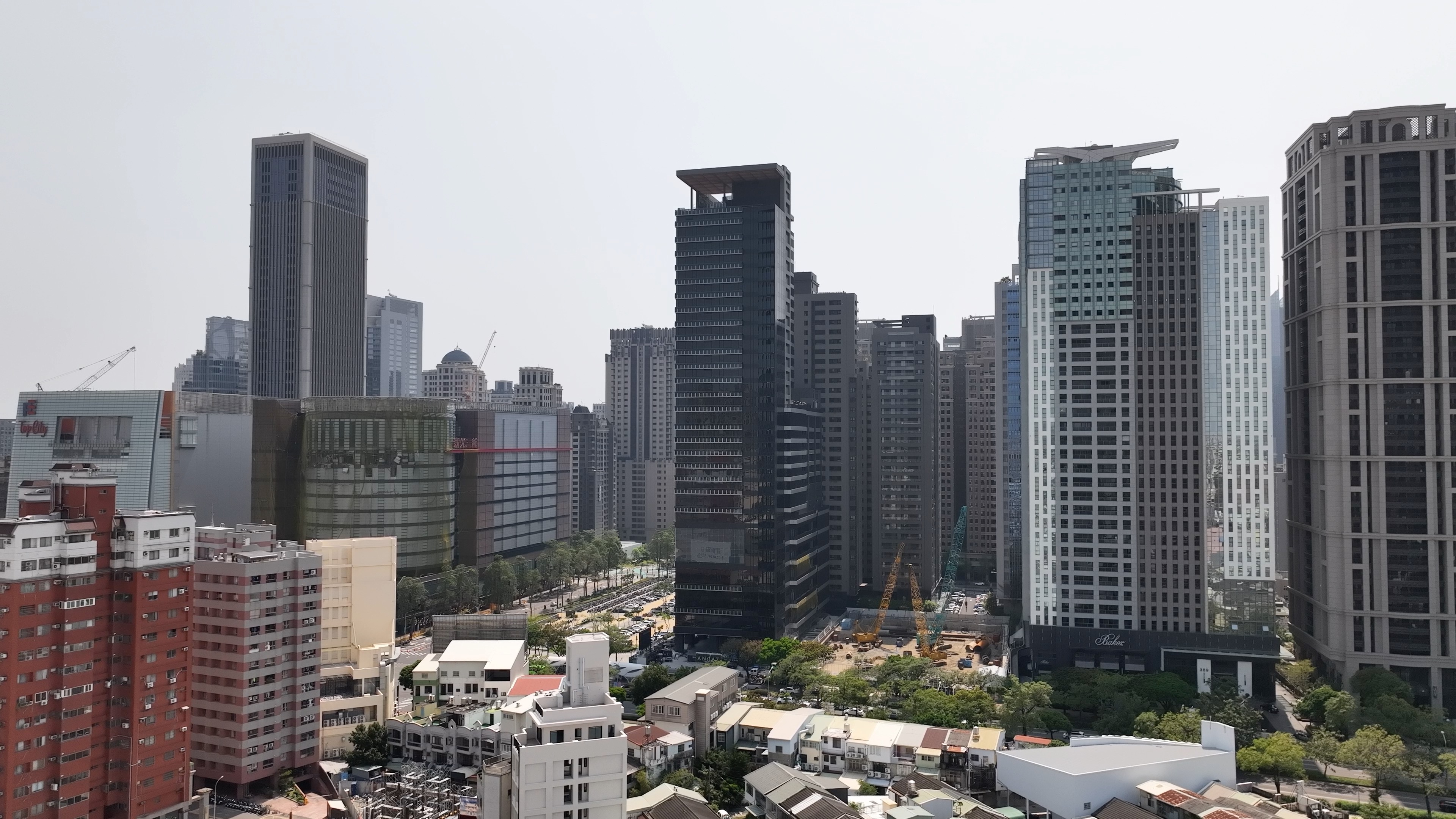 近來實價登錄數據和專家觀點顯示，各方條件的加持下，台中微型商辦市場未來也將持續發酵。