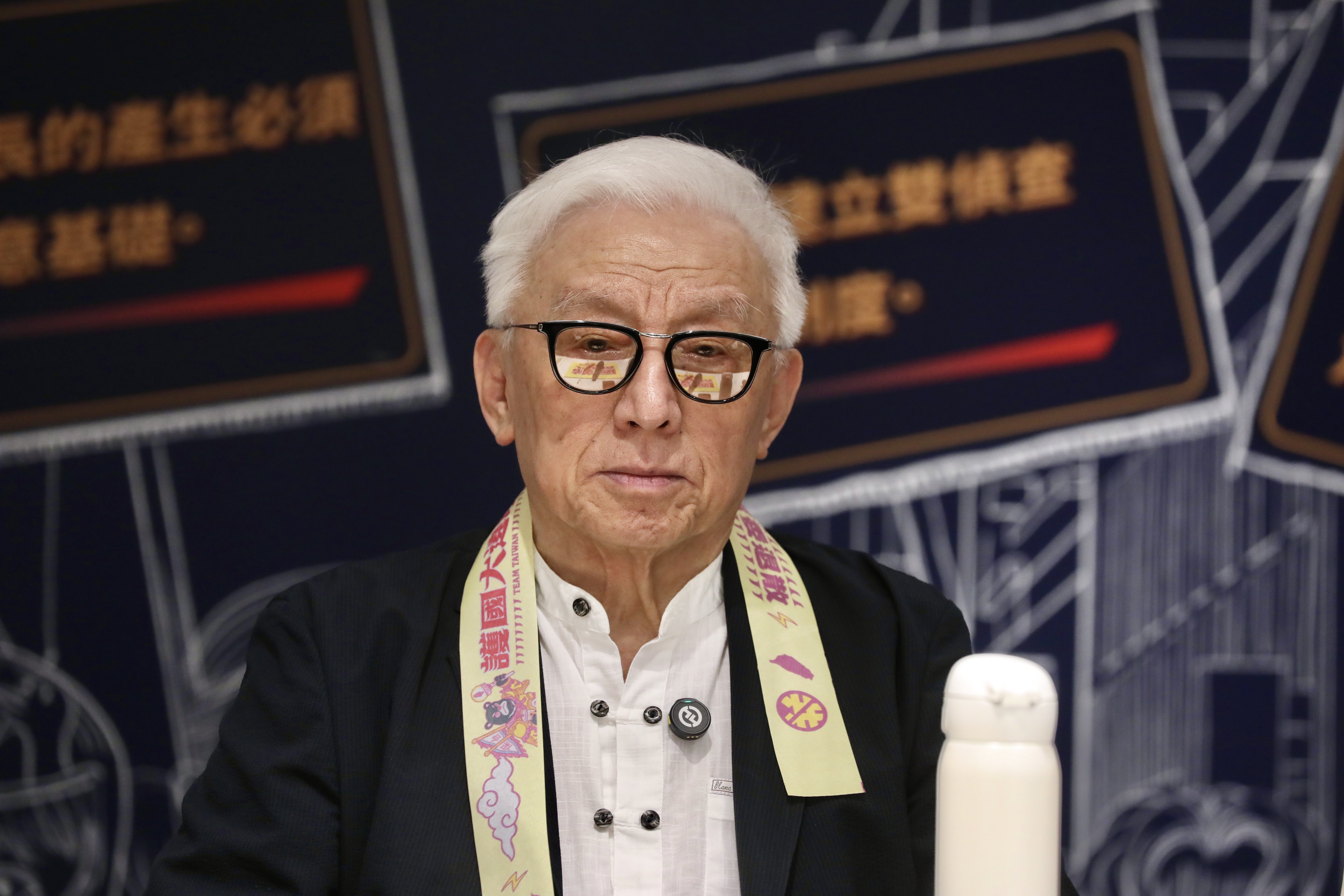 曹興誠今天po文，向羅大佑解釋大罷免的緣由，並強調國民黨仗著人多，完全不守議事規則，「被罷免，應該也是剛好而已。」（鏡報林煒凱攝）