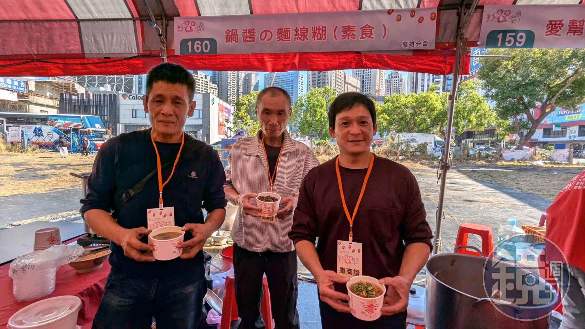 黃姓更生人與好友從高雄載著素食麵線到台中賣,他說要重新好好生活。