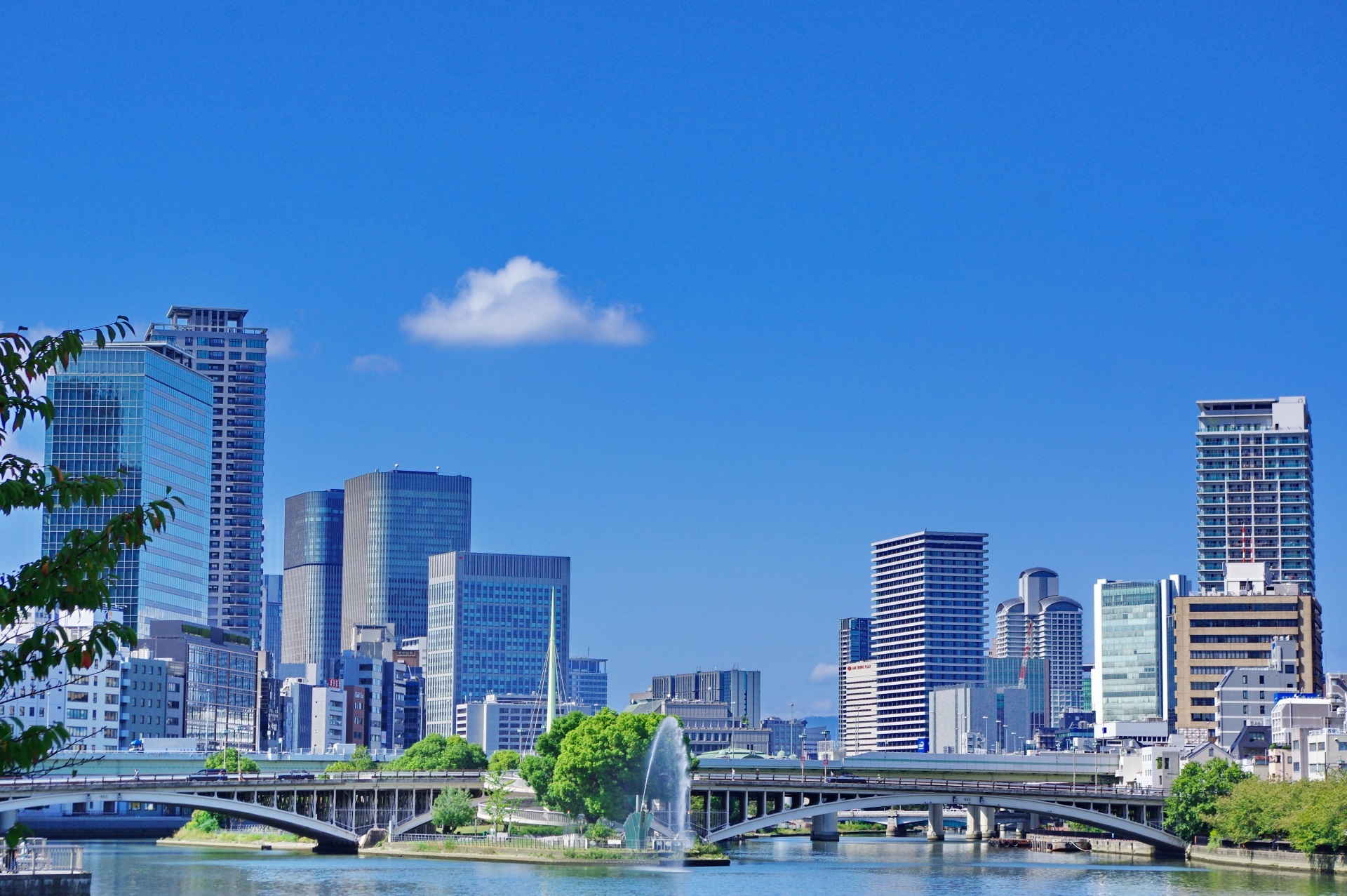 隨著商業的活絡，大量的人口紅利、因運而生的居住需求也使得大阪房市熱度升溫。（信義房屋提供）