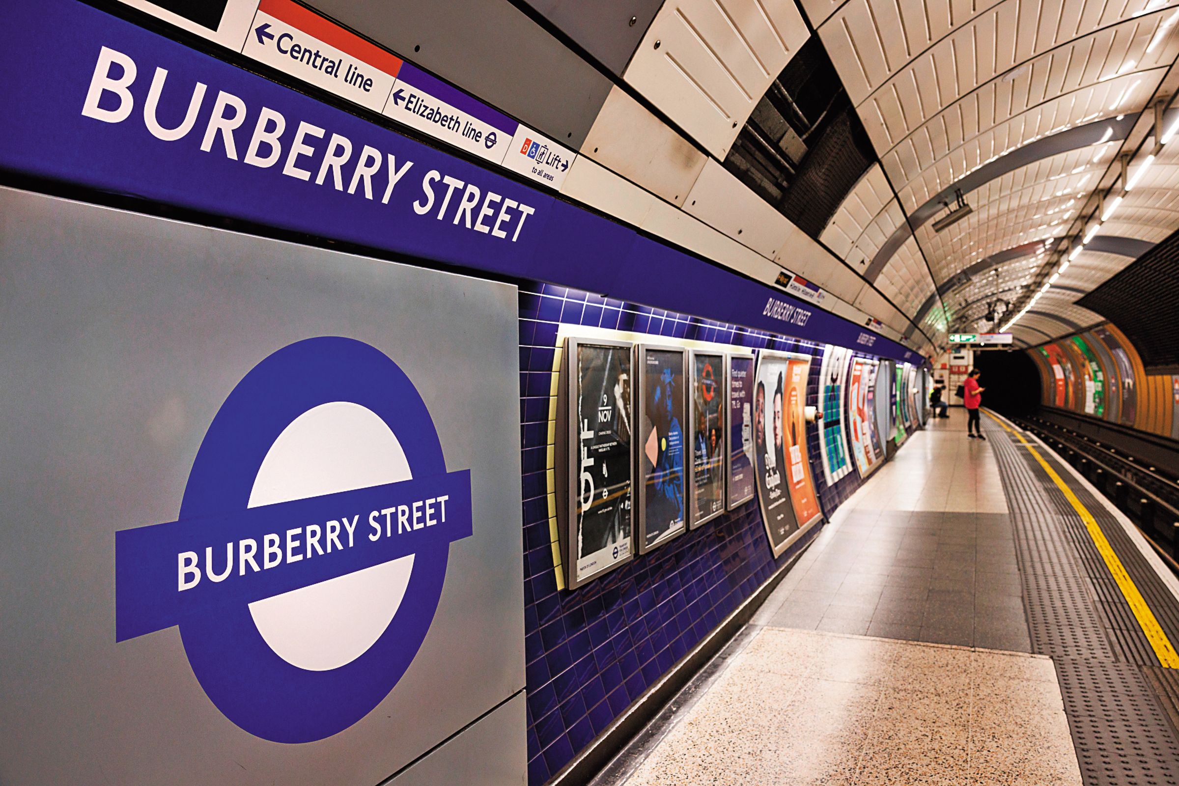 倫敦時裝週期間,Burberry將龐德街(Bond Street)地鐵站更名成「Burberry Street」。(Burberry提供)
