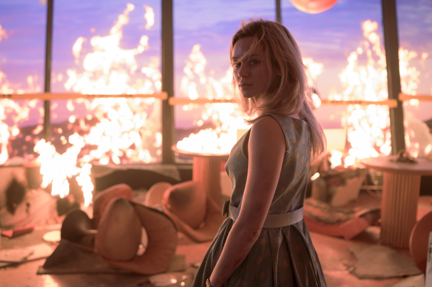 《絕命終結站 血脈》的重頭戲就是一場高樓景觀餐廳的火災。（華納兄弟提供）