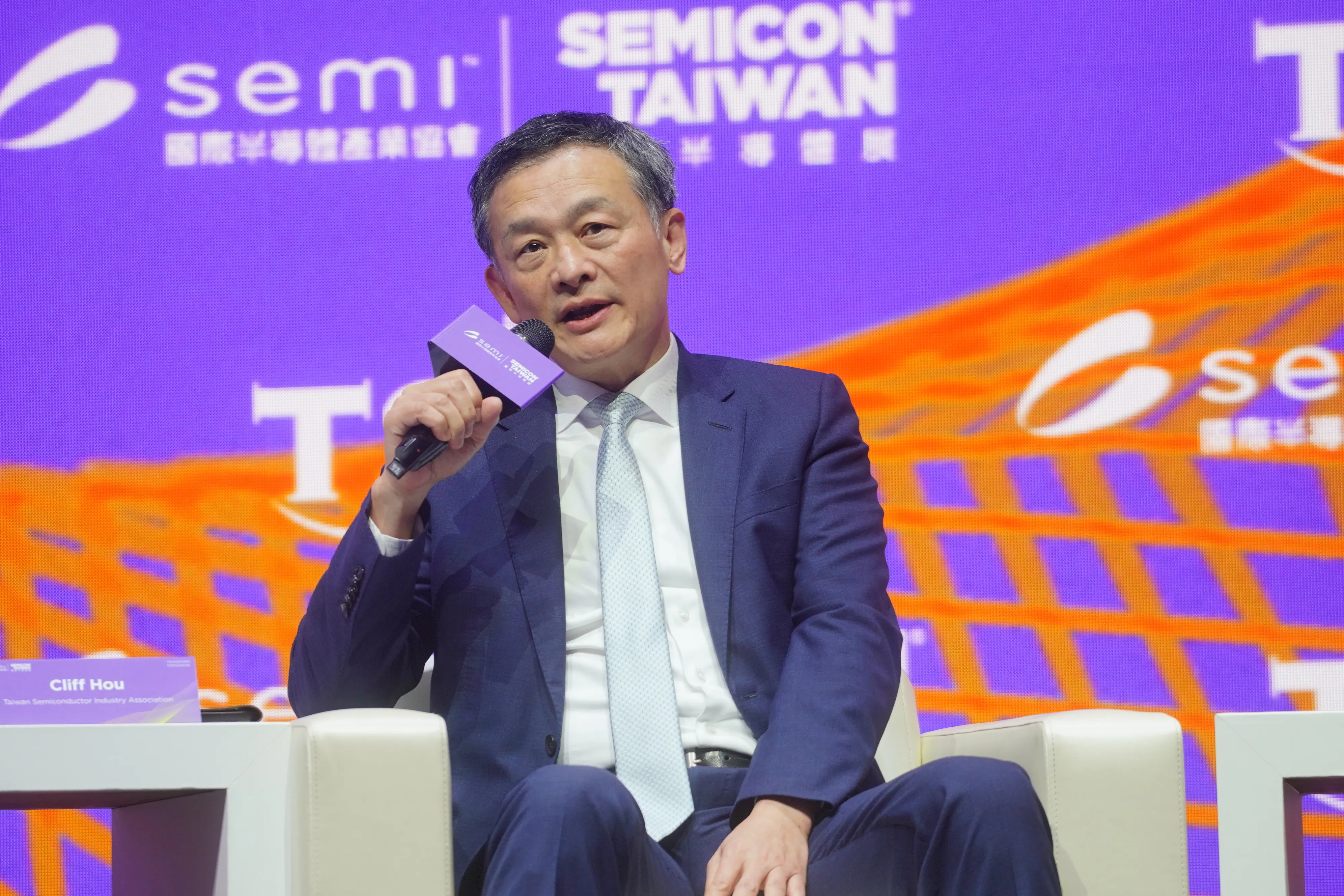 台積電資深副總經理暨副共同營運長侯永清2日出席「SEMICON Taiwan」大師爐邊對談。