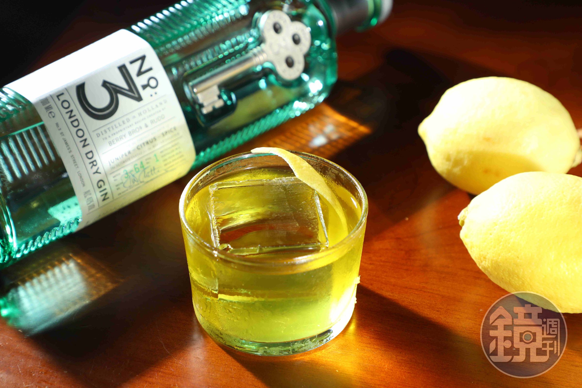 Bar Leone共有3款Negroni，其中的「Yuzu Negroni」是White Negroni的變化版，很好入口且伴有清新柚子香氣。