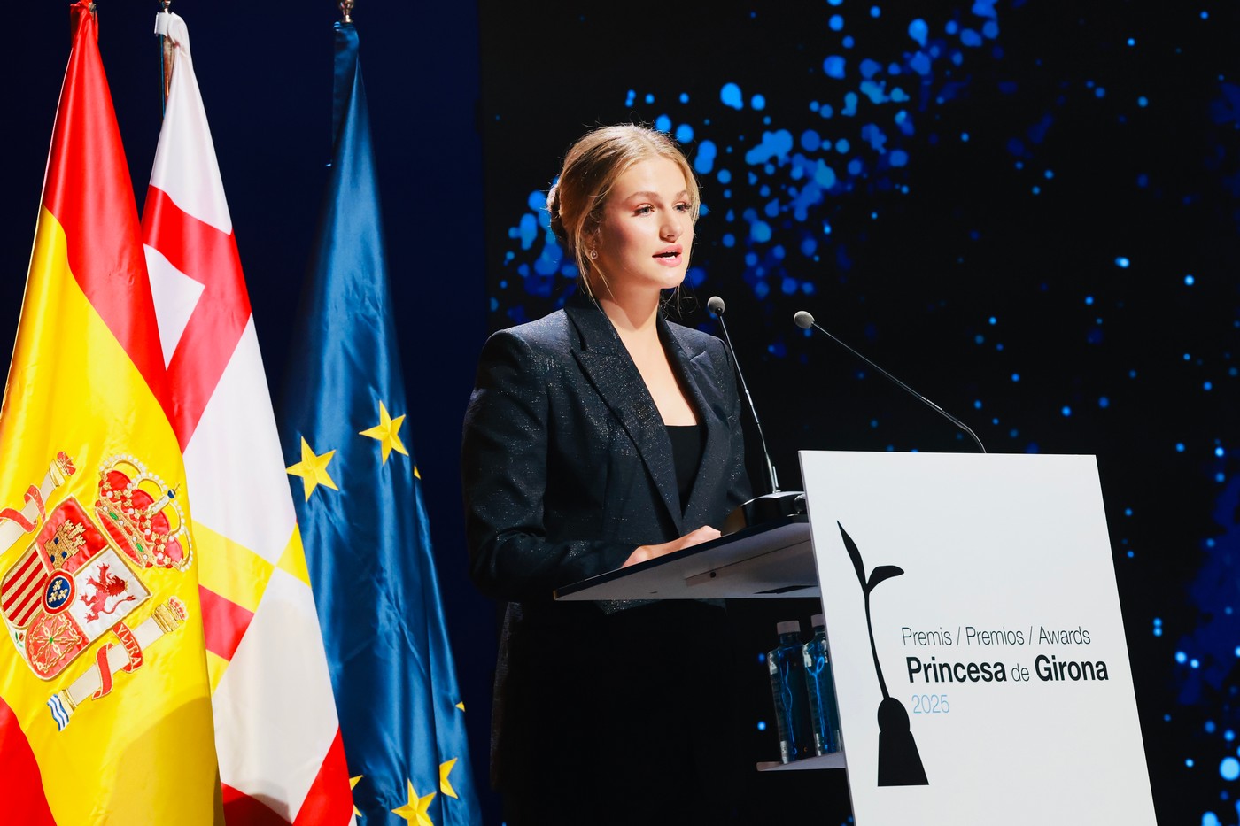萊昂諾公主在「希羅納公主獎」頒獎典禮上發表演說。（翻攝casareal.es）