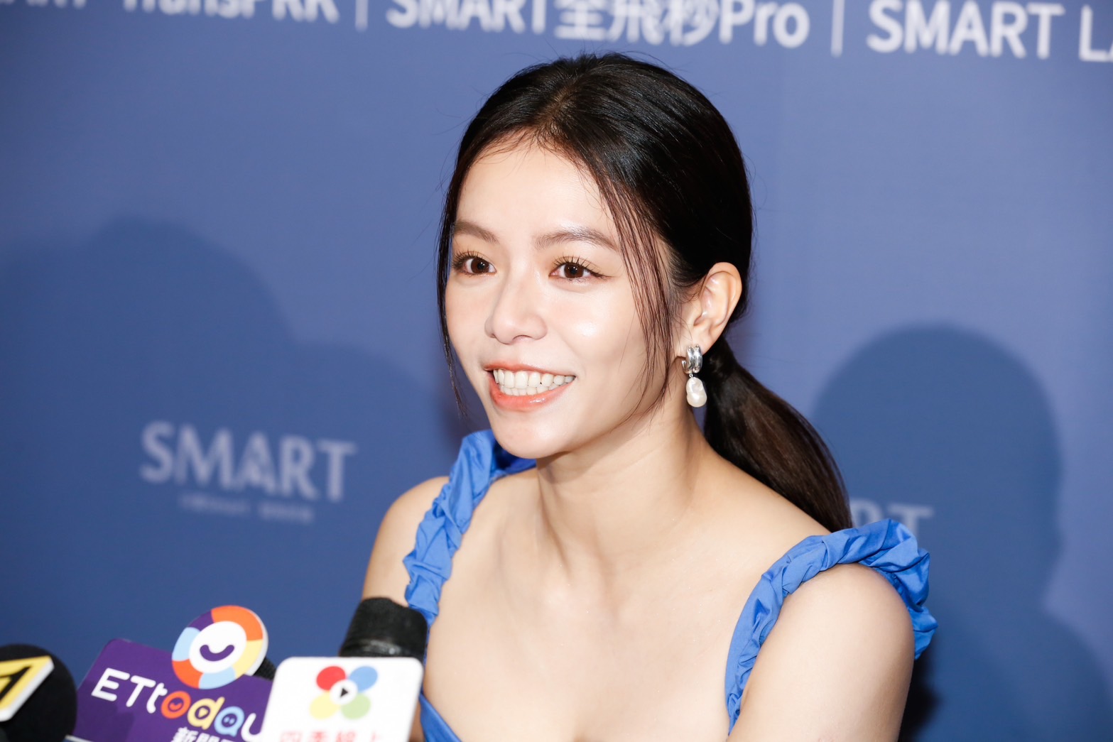 宋芸樺說自己手機轉帳管理費相當準時。