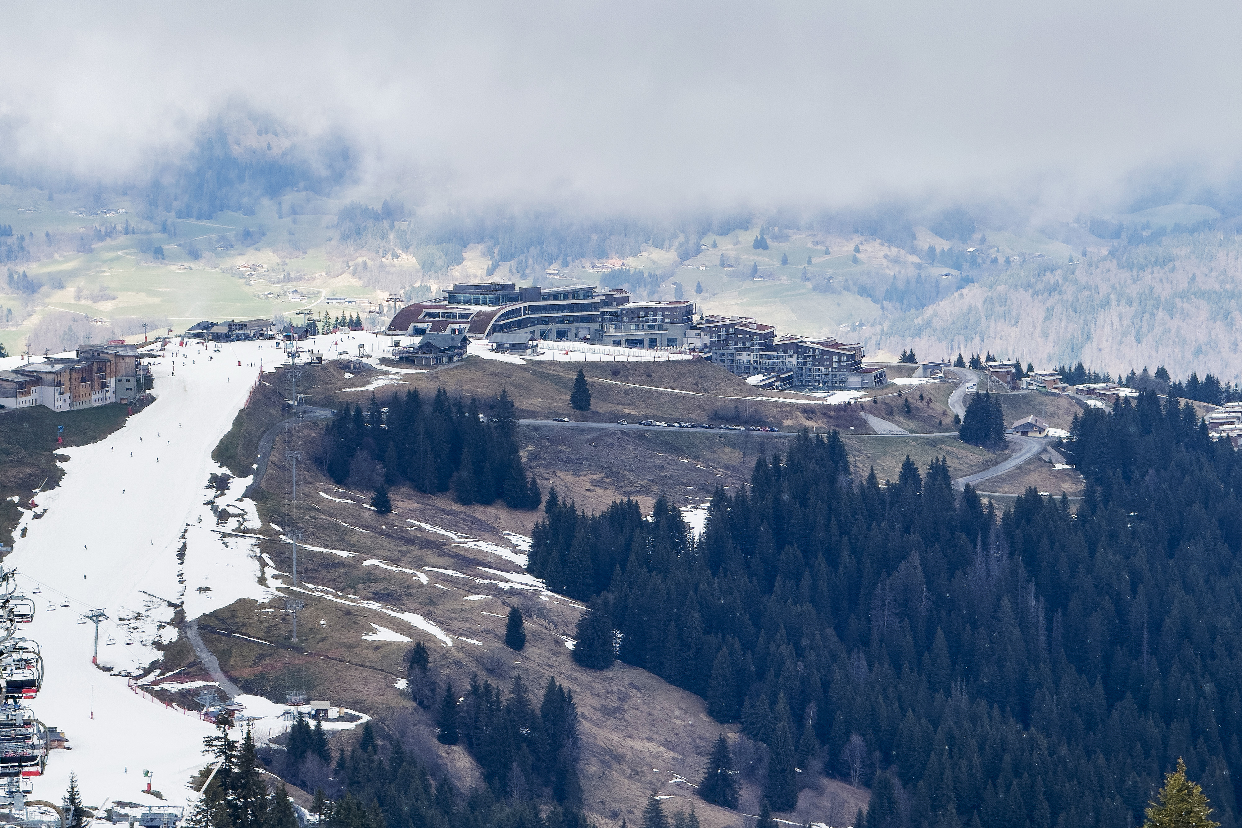 Club Med薩莫安斯（Club Med Grand Massif Samoëns Morillon）猶如一座現代風格的方舟，靜臥在壯麗的Giffre山谷之中。