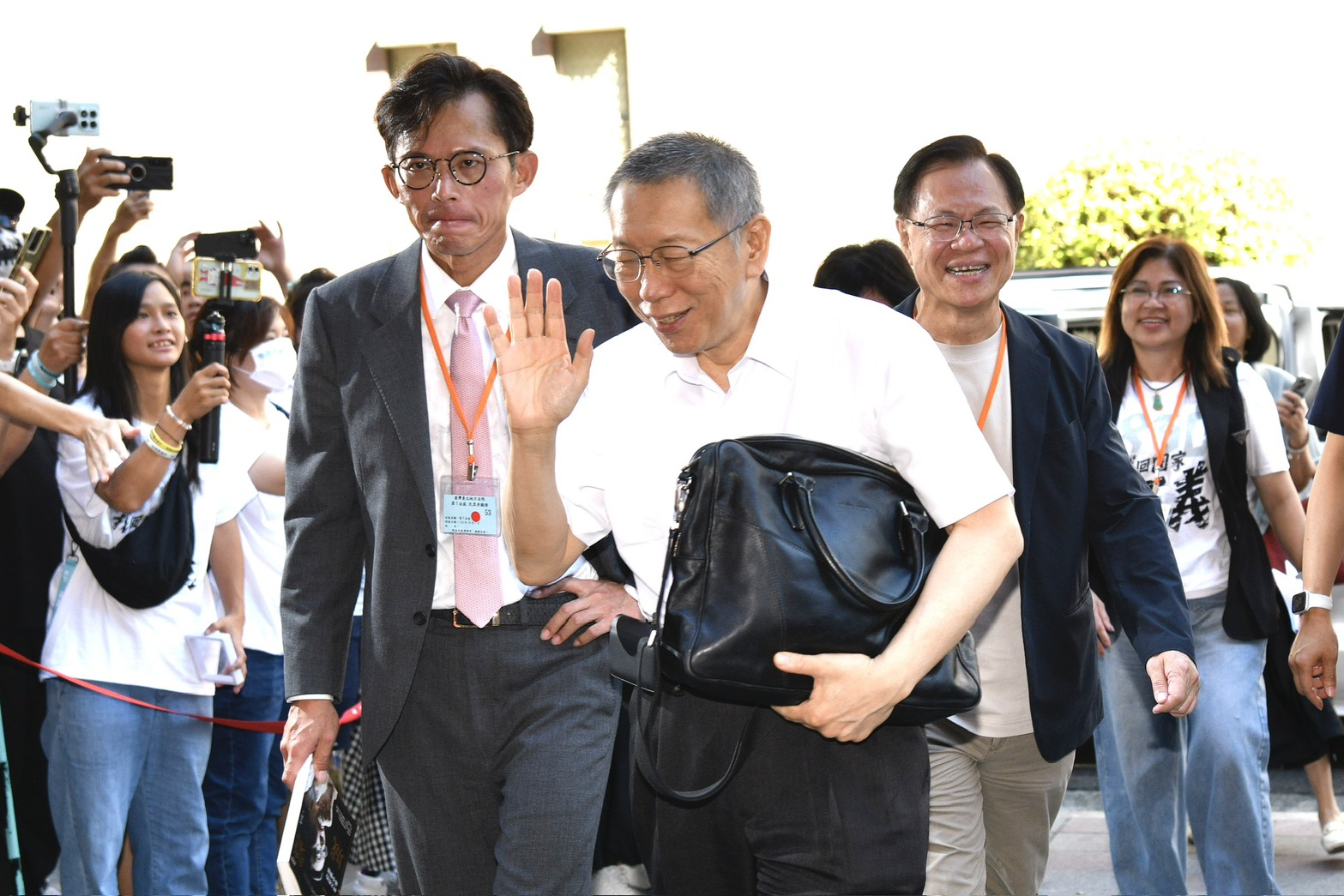 民眾黨前主席柯文哲出庭接受證人詰問，針對「小沈1500」等爭點攻防。（鏡報李智為攝）