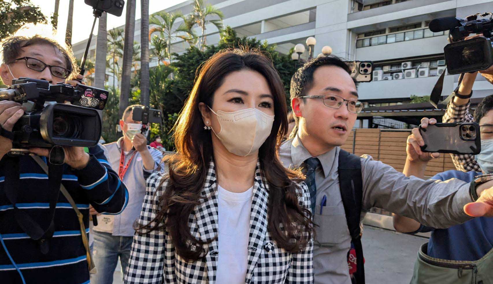 最美董座徐培菁開庭被撩，她表示極為不舒服。