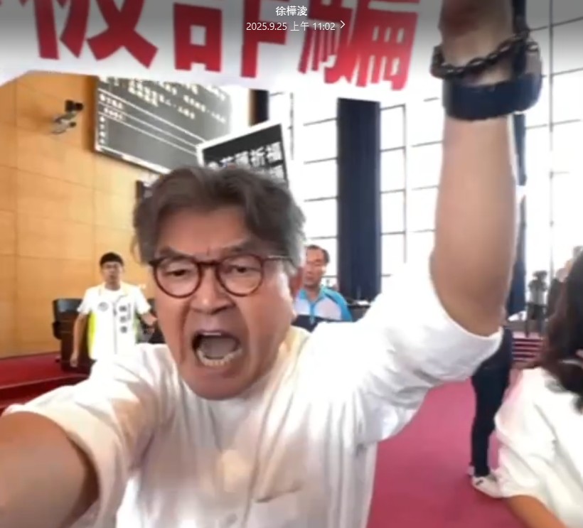 台中市議員李中不滿綠營議員注意違規，怒斥「滾出去！」  （翻攝影片）